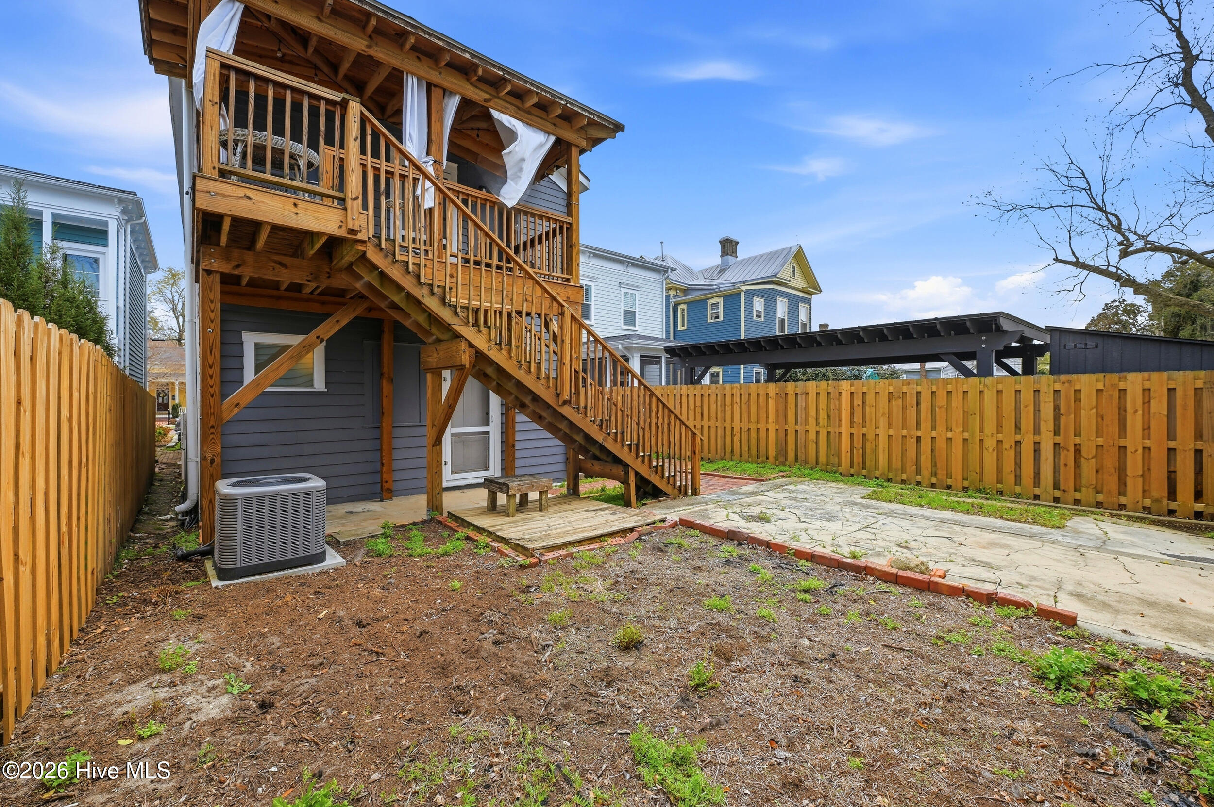 100560571 | Photo 28