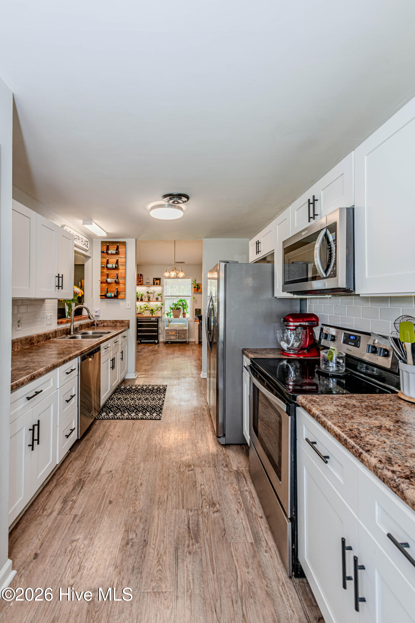 100569074 | Photo 19