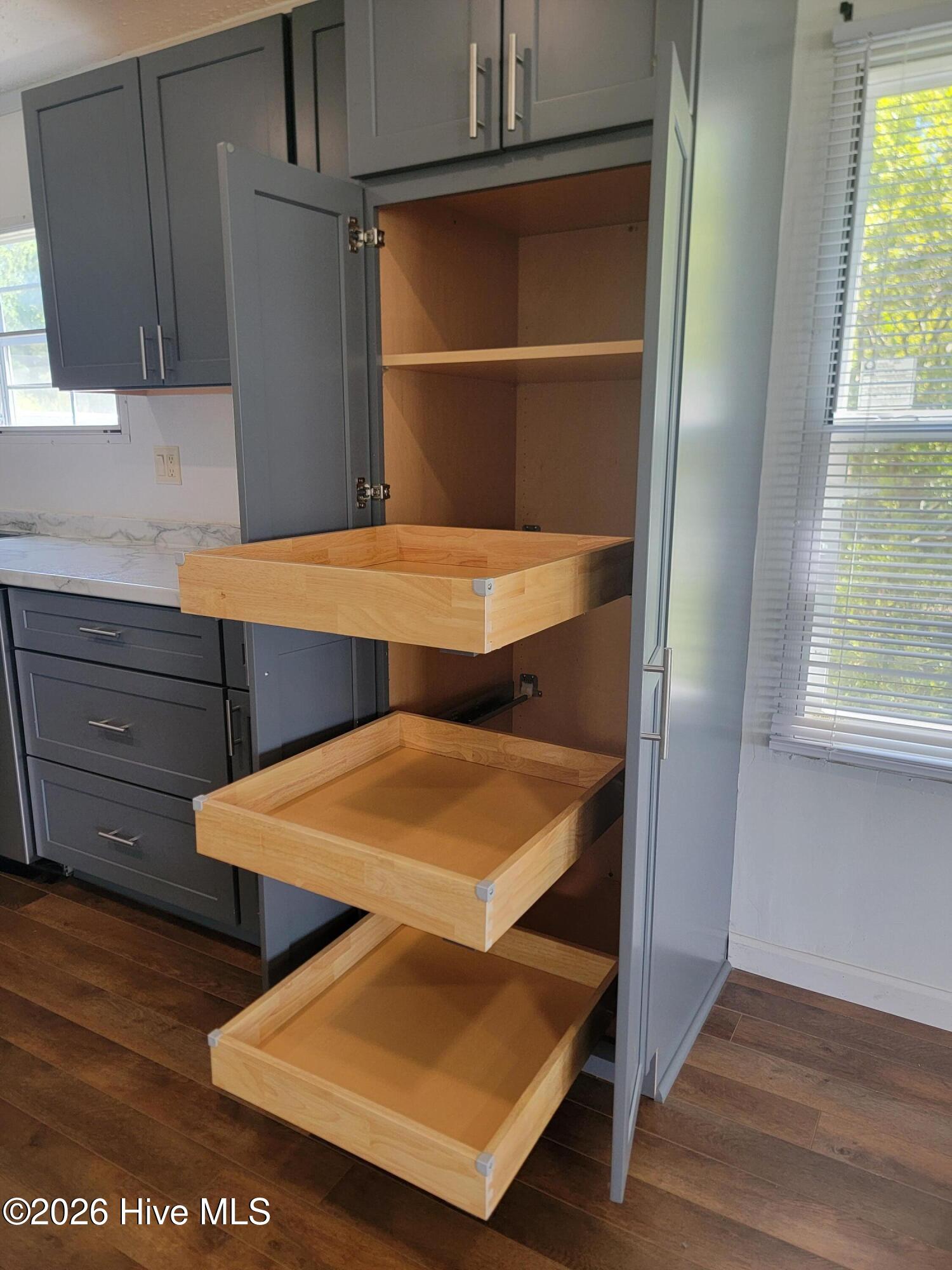 100568430 | Photo 20