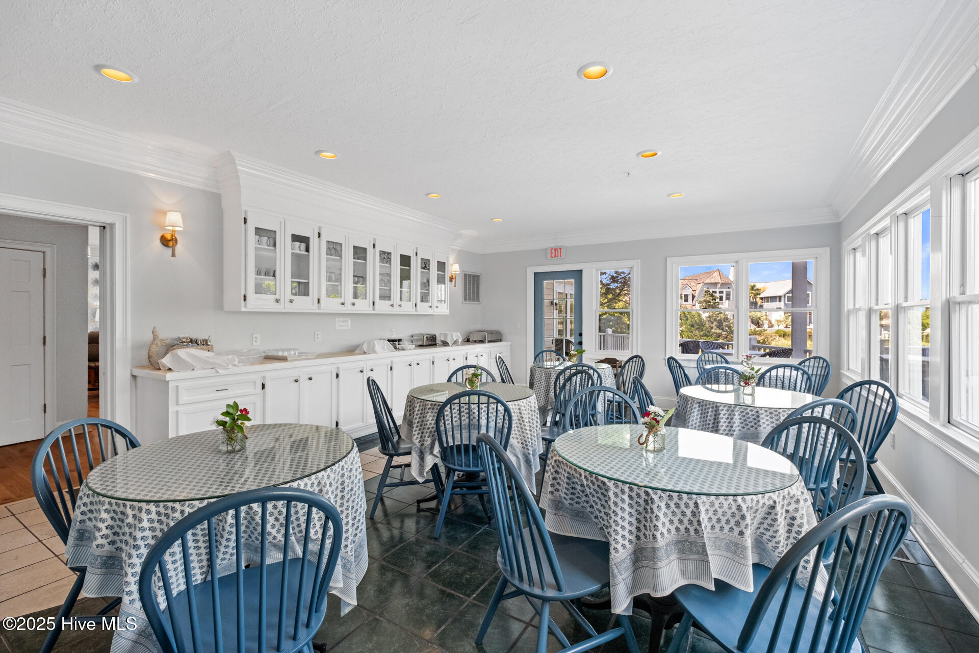 100544527 | Photo 18