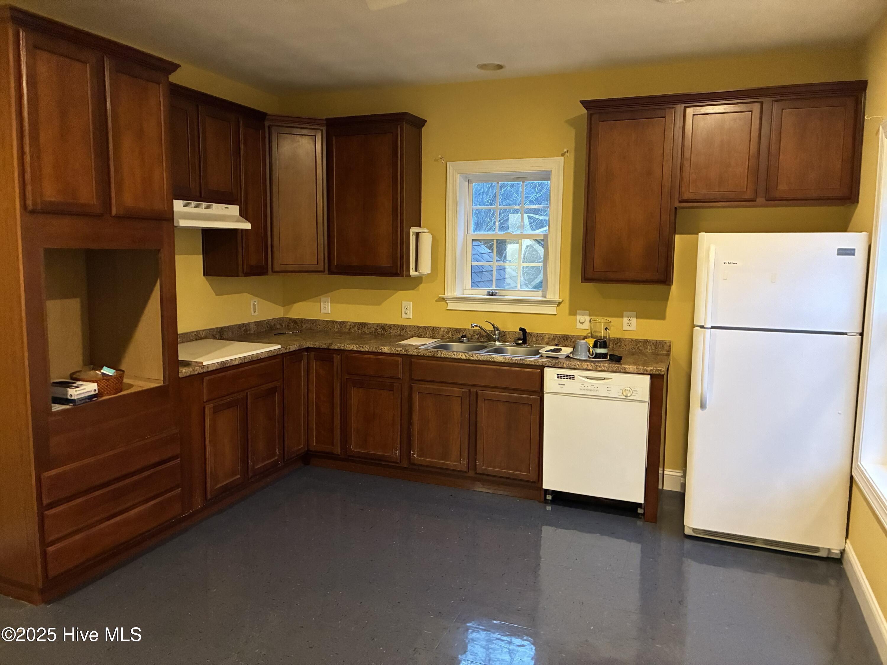 1177 N Road Street, Elizabeth City, NC, 27909