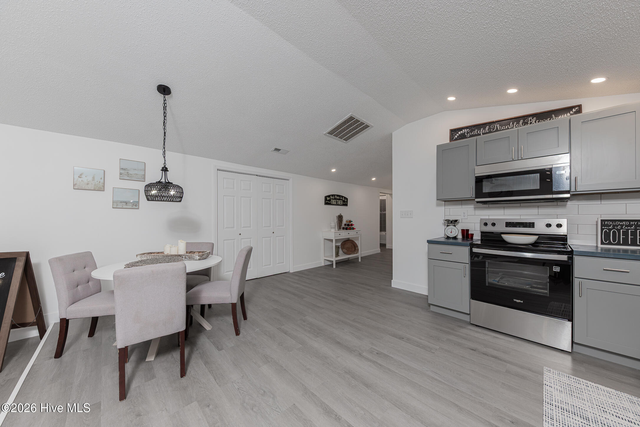 175 Peninsula Manor Road,Hubert