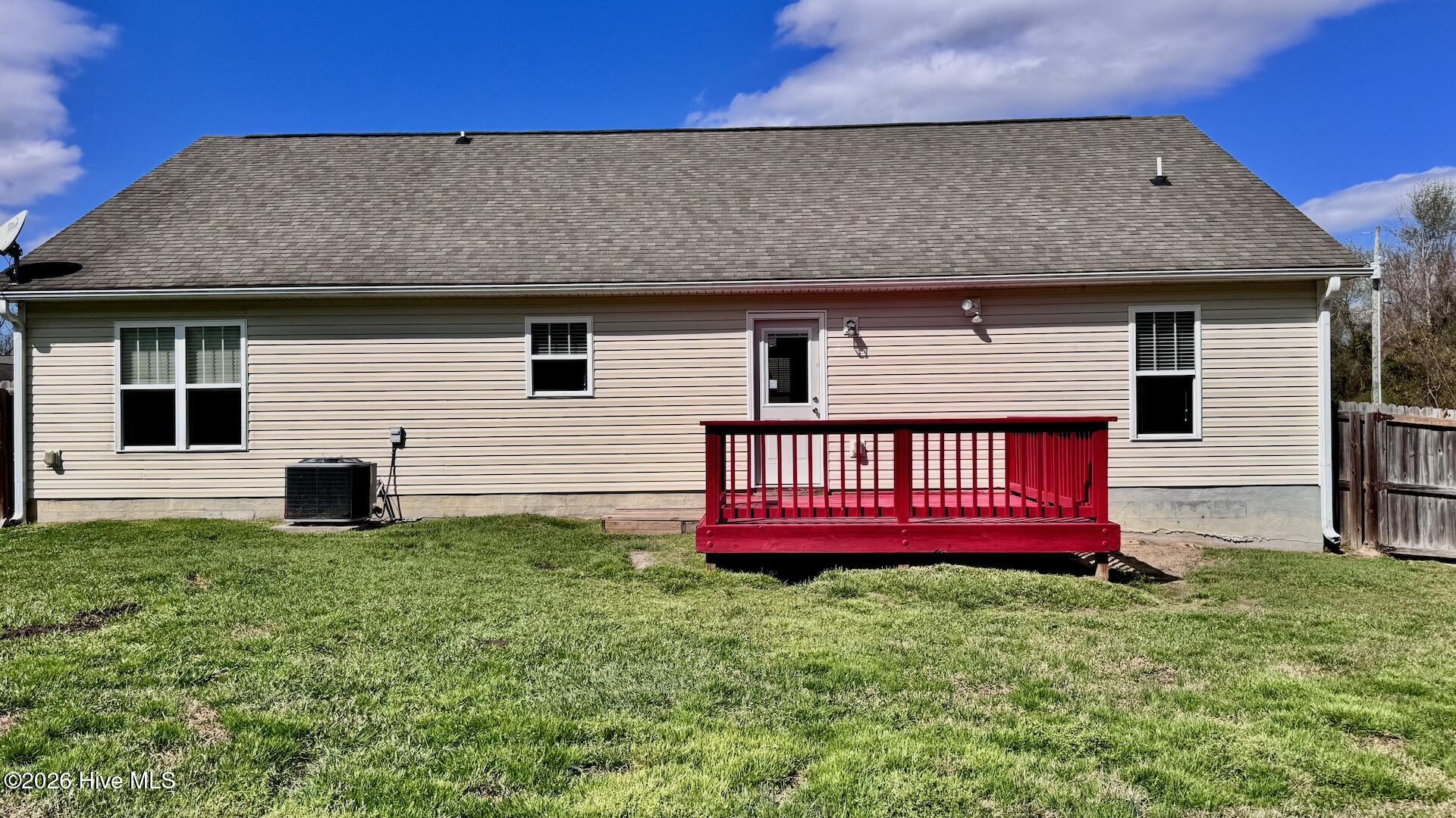 100561973 | Photo 30