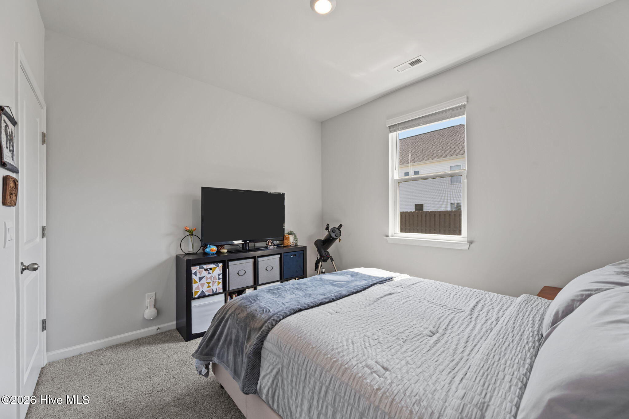 100564273 | Photo 30