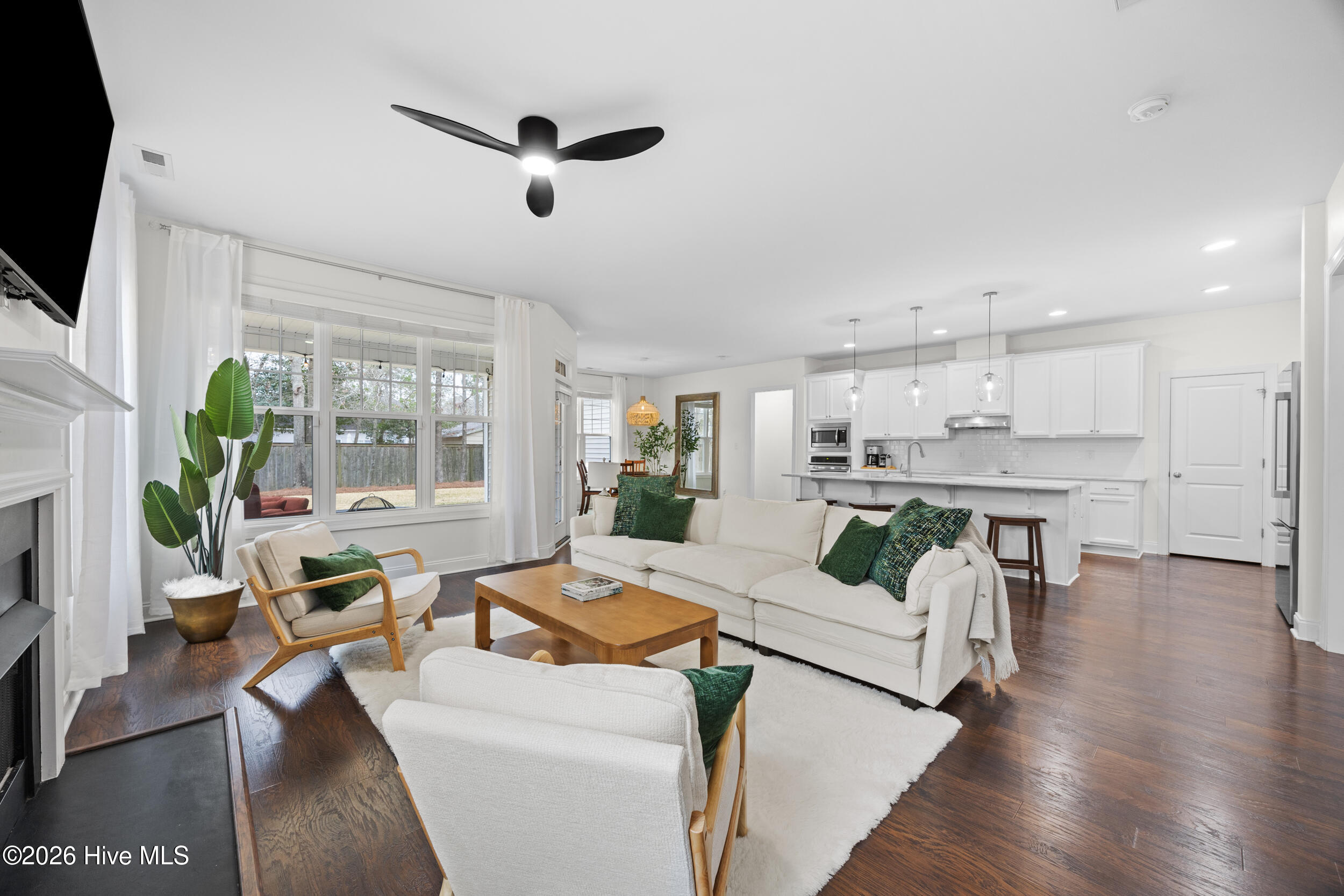 100554590 | Photo 17