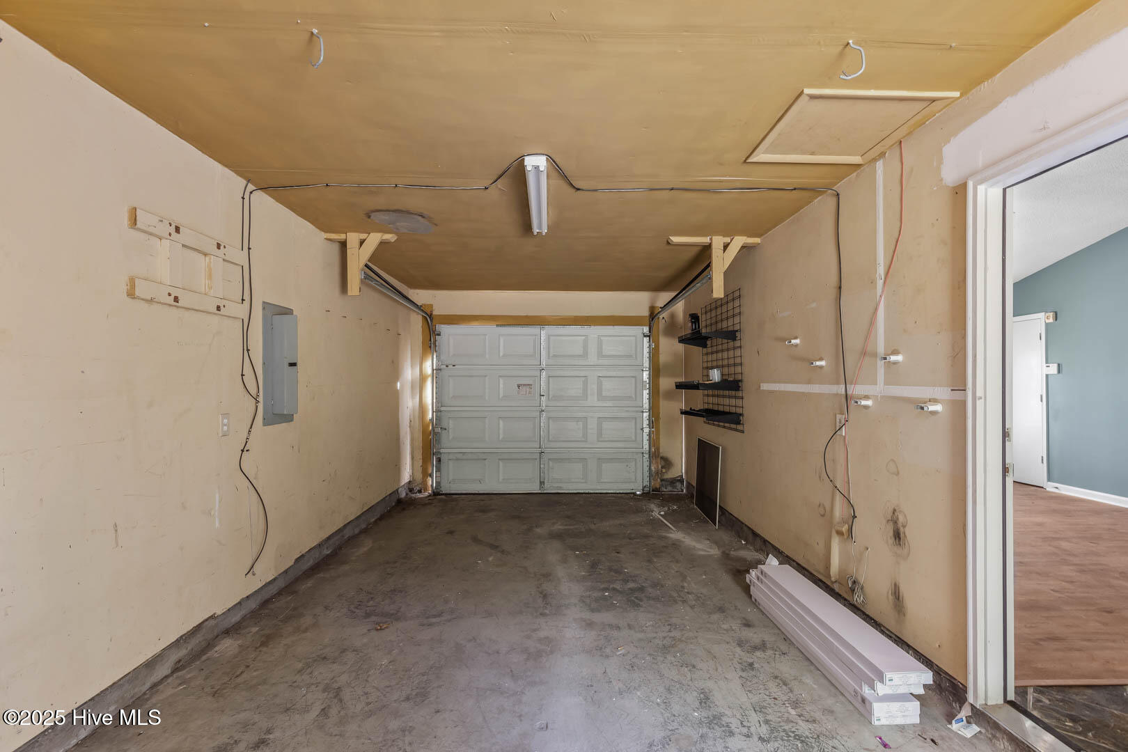 100540593 | Photo 29