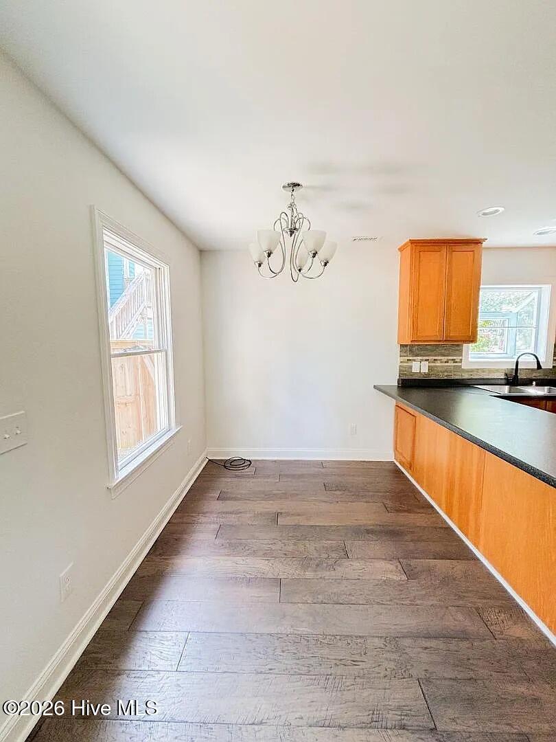 100570662 | Photo 14