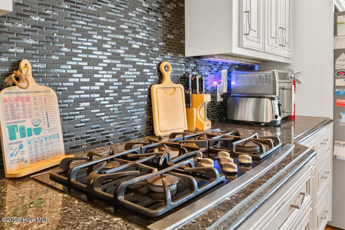 100538364 | Photo 23