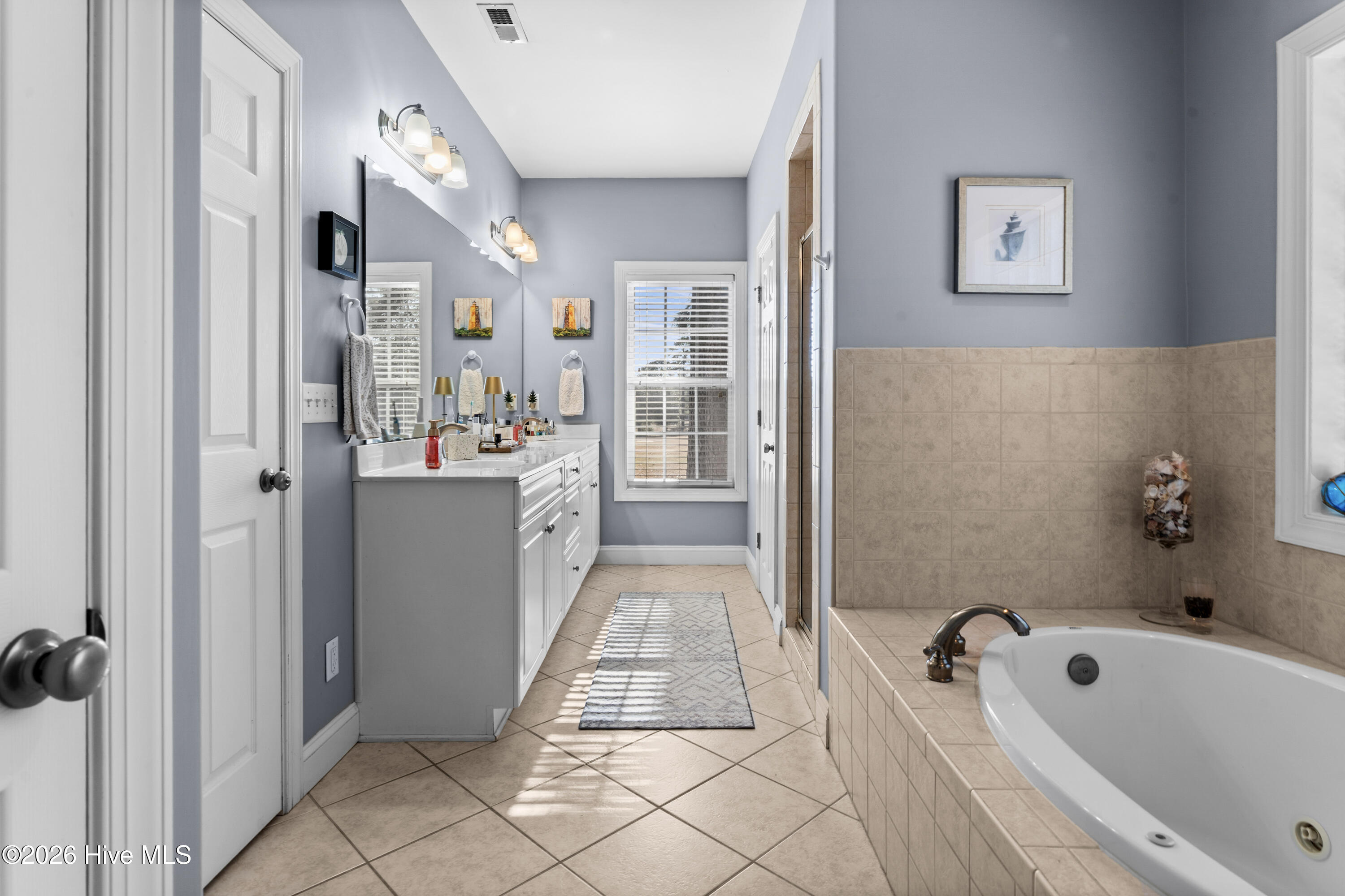 100550440 | Photo 38