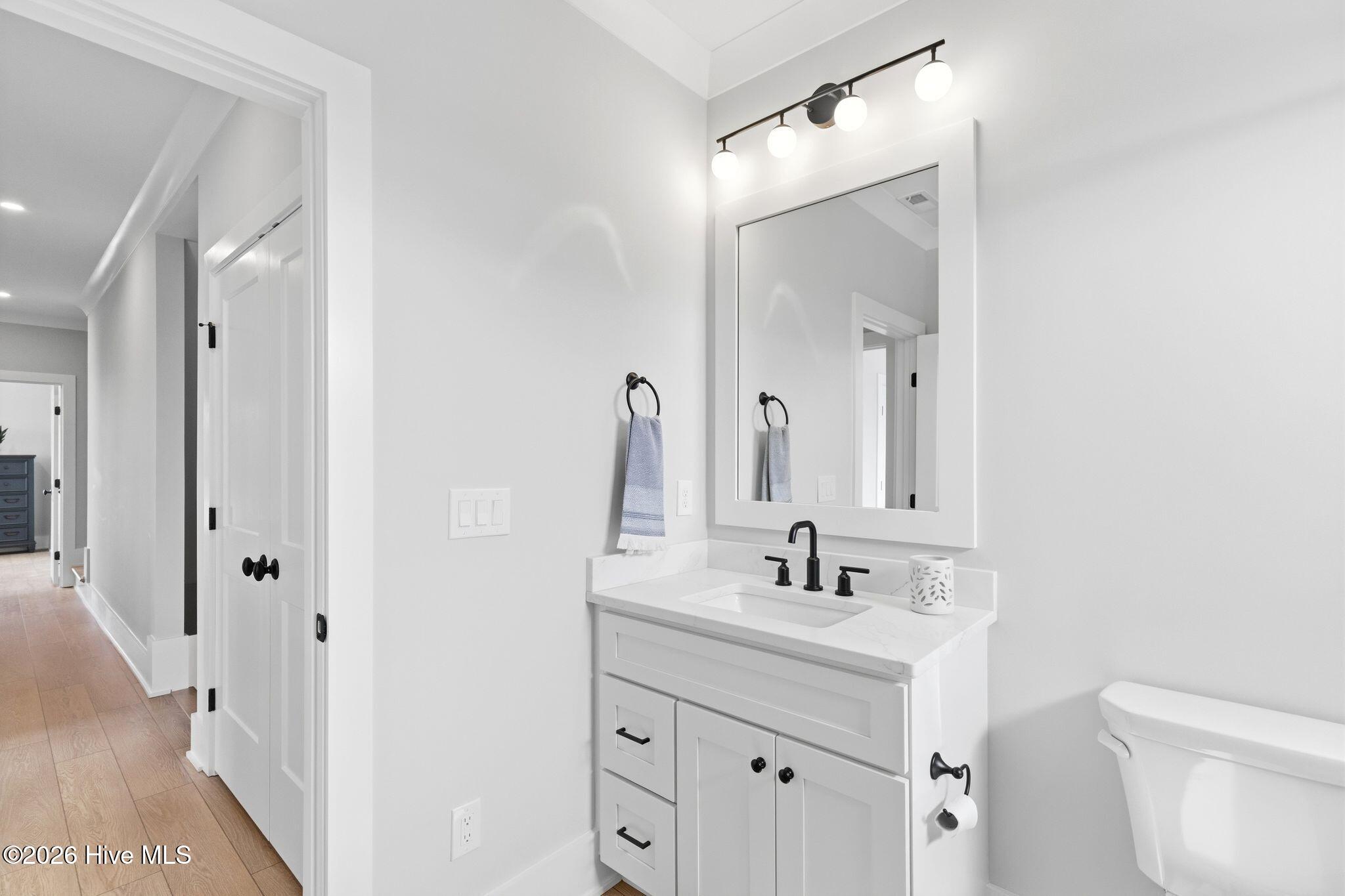 100544880 | Photo 30