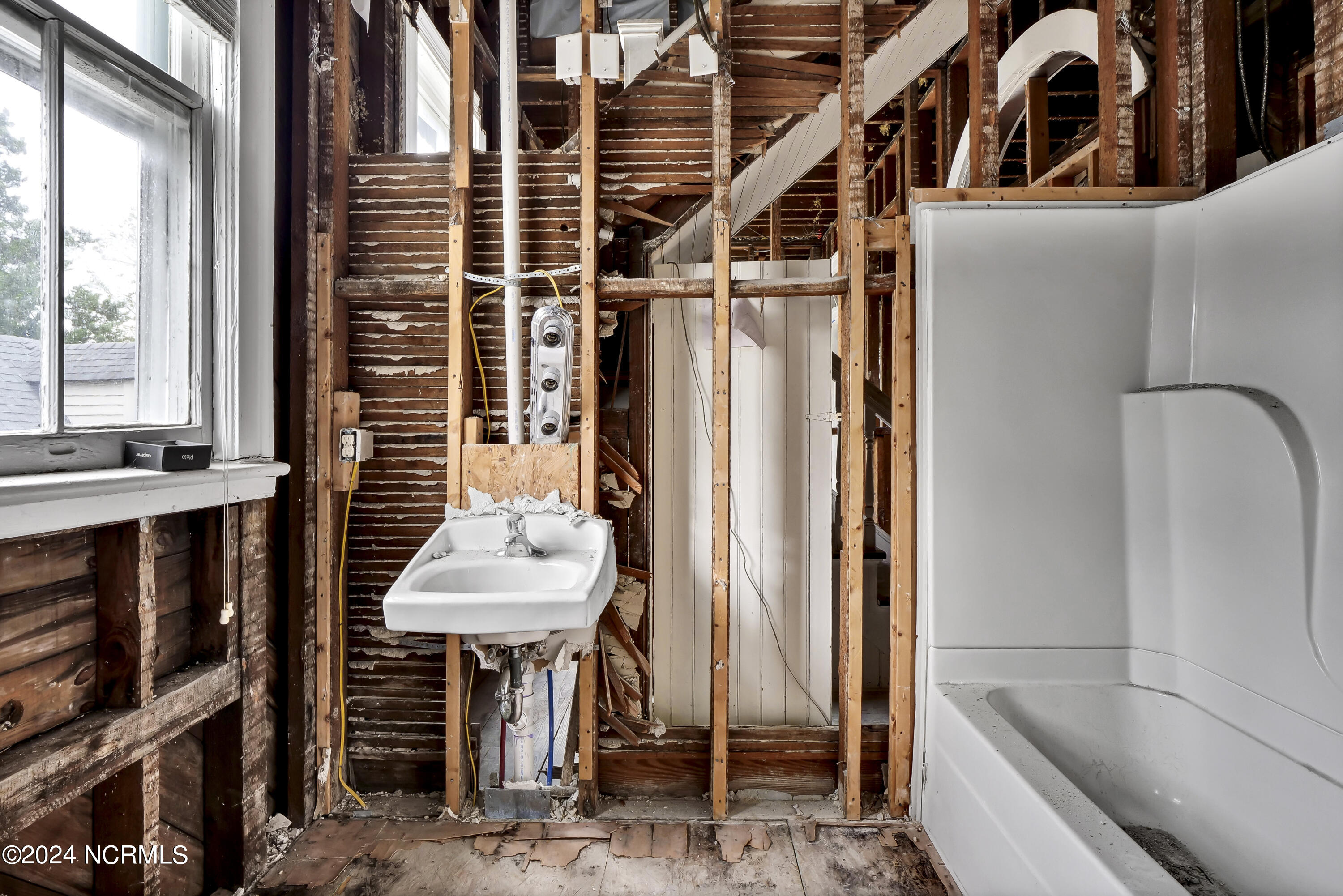 100472145 | Photo 48