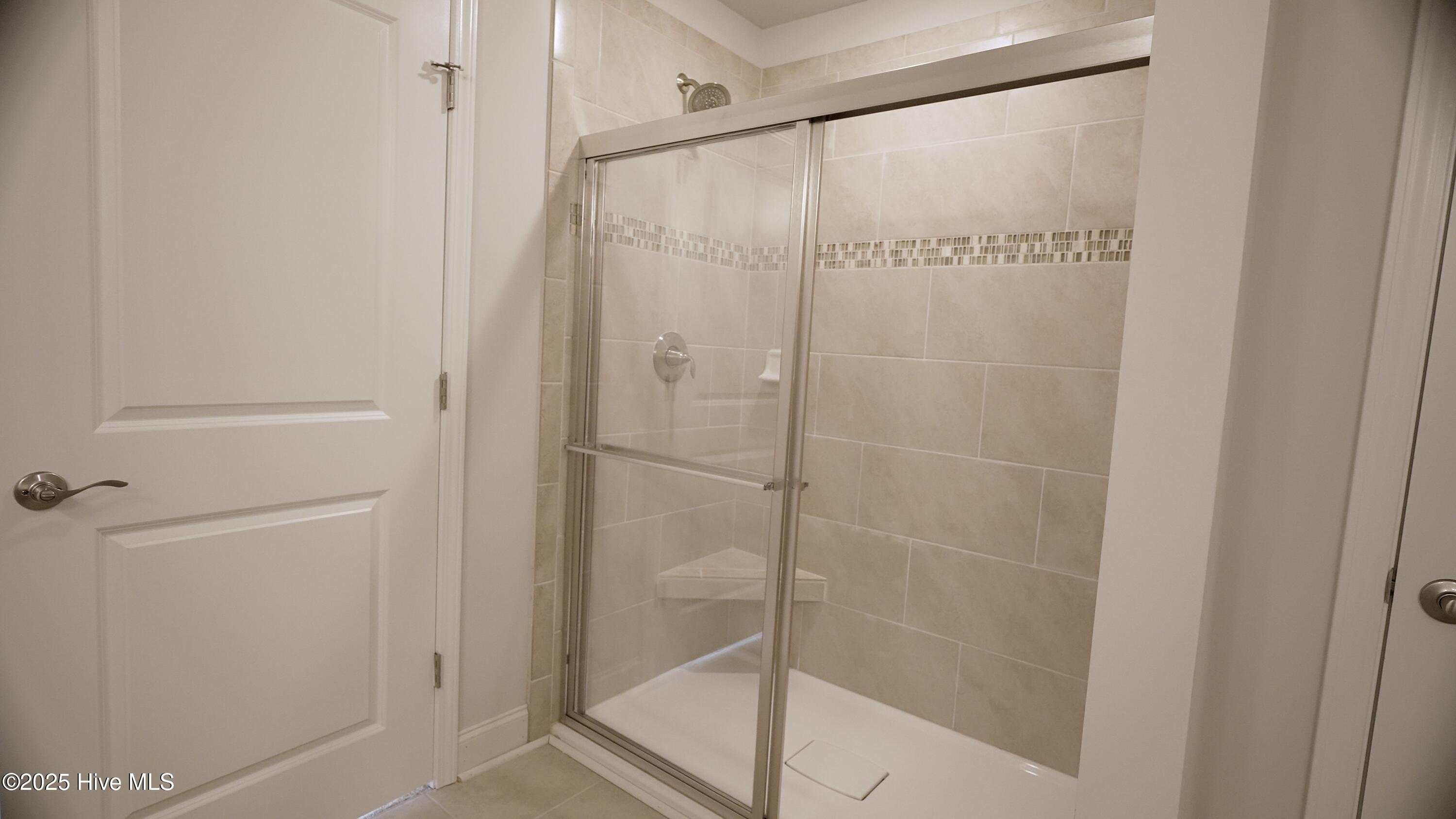 100428126 | Photo 24