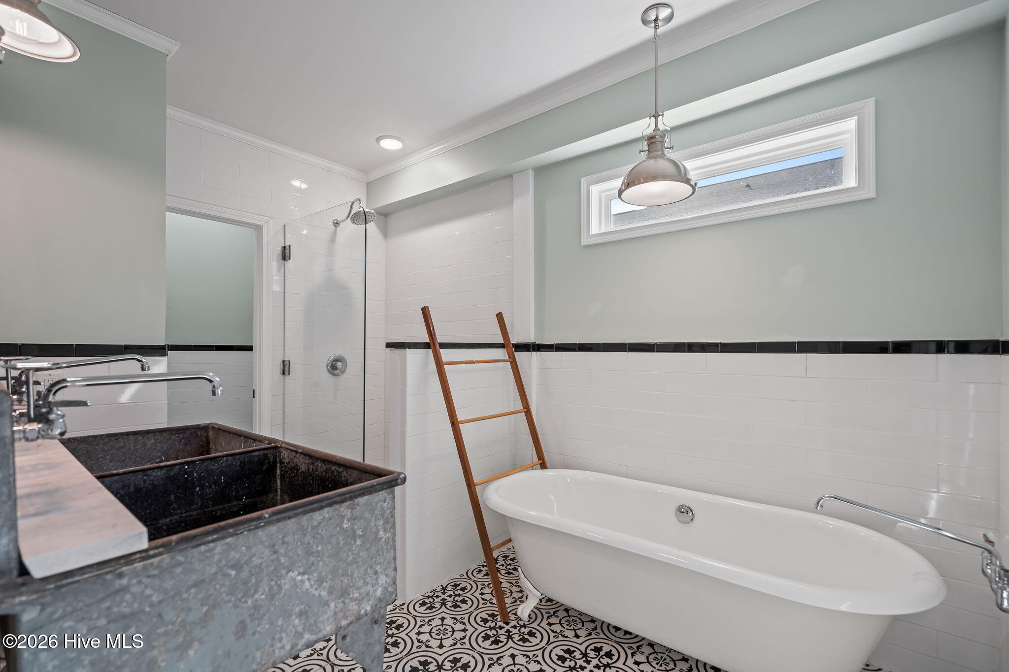 100545897 | Photo 26