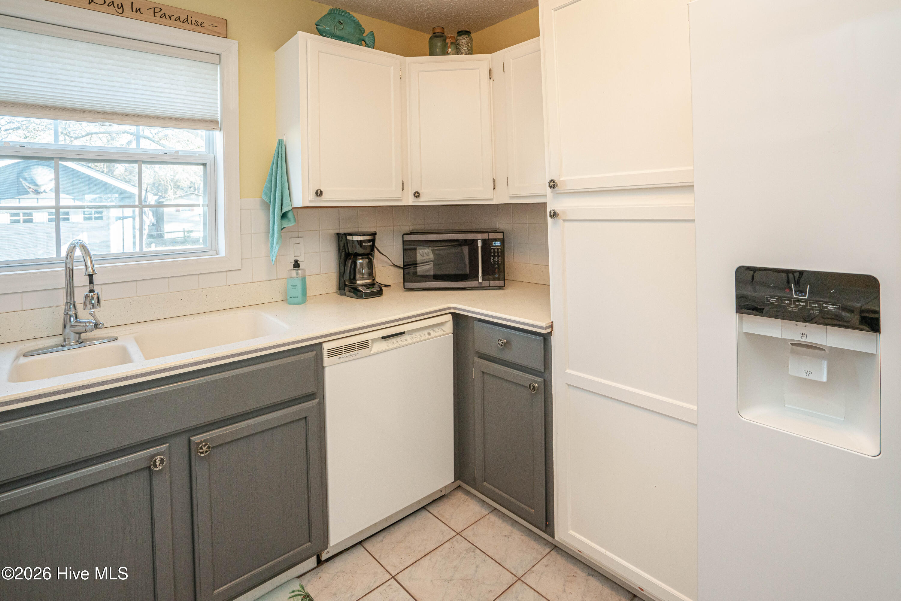 100561840 | Photo 11