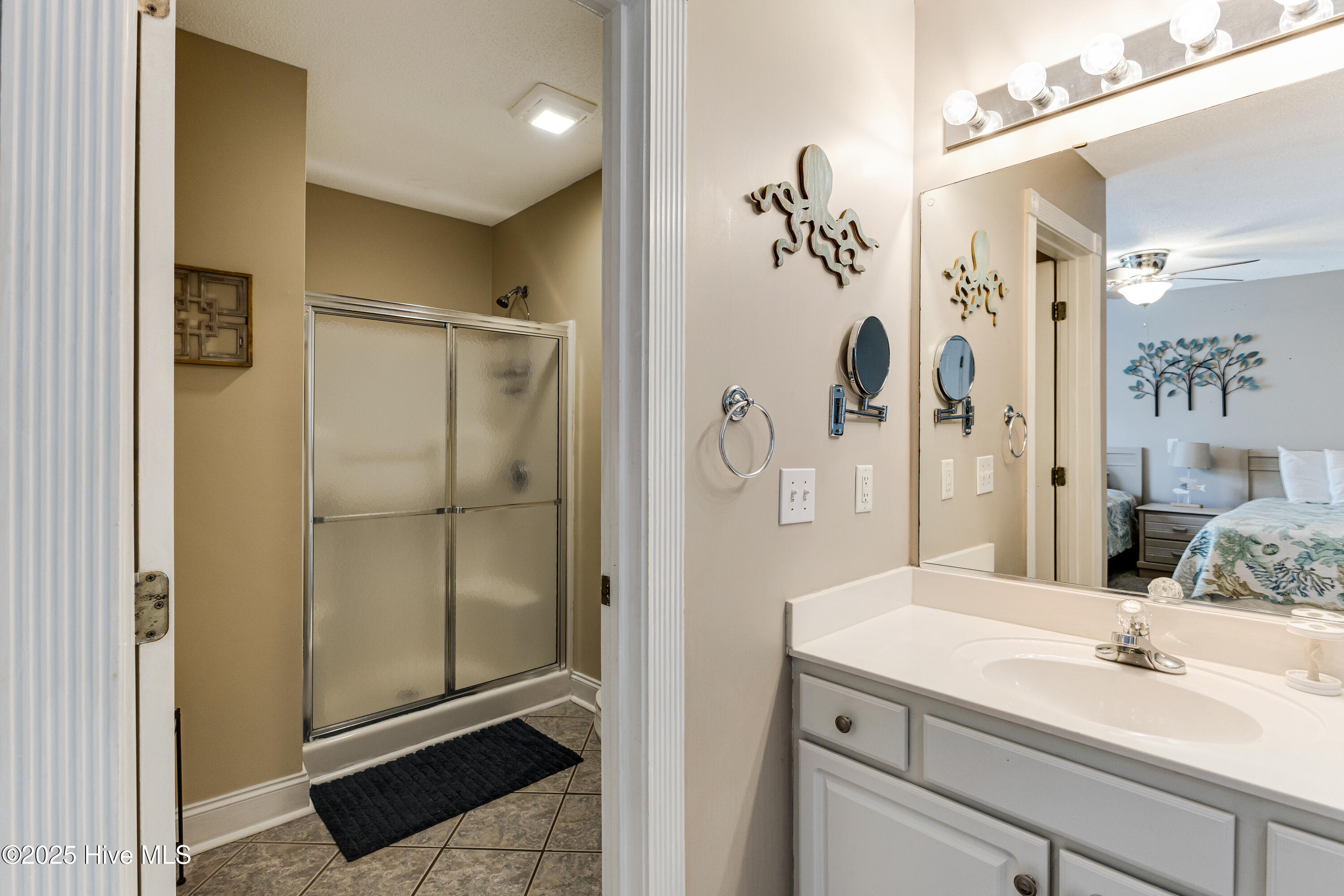 100556701 | Photo 22