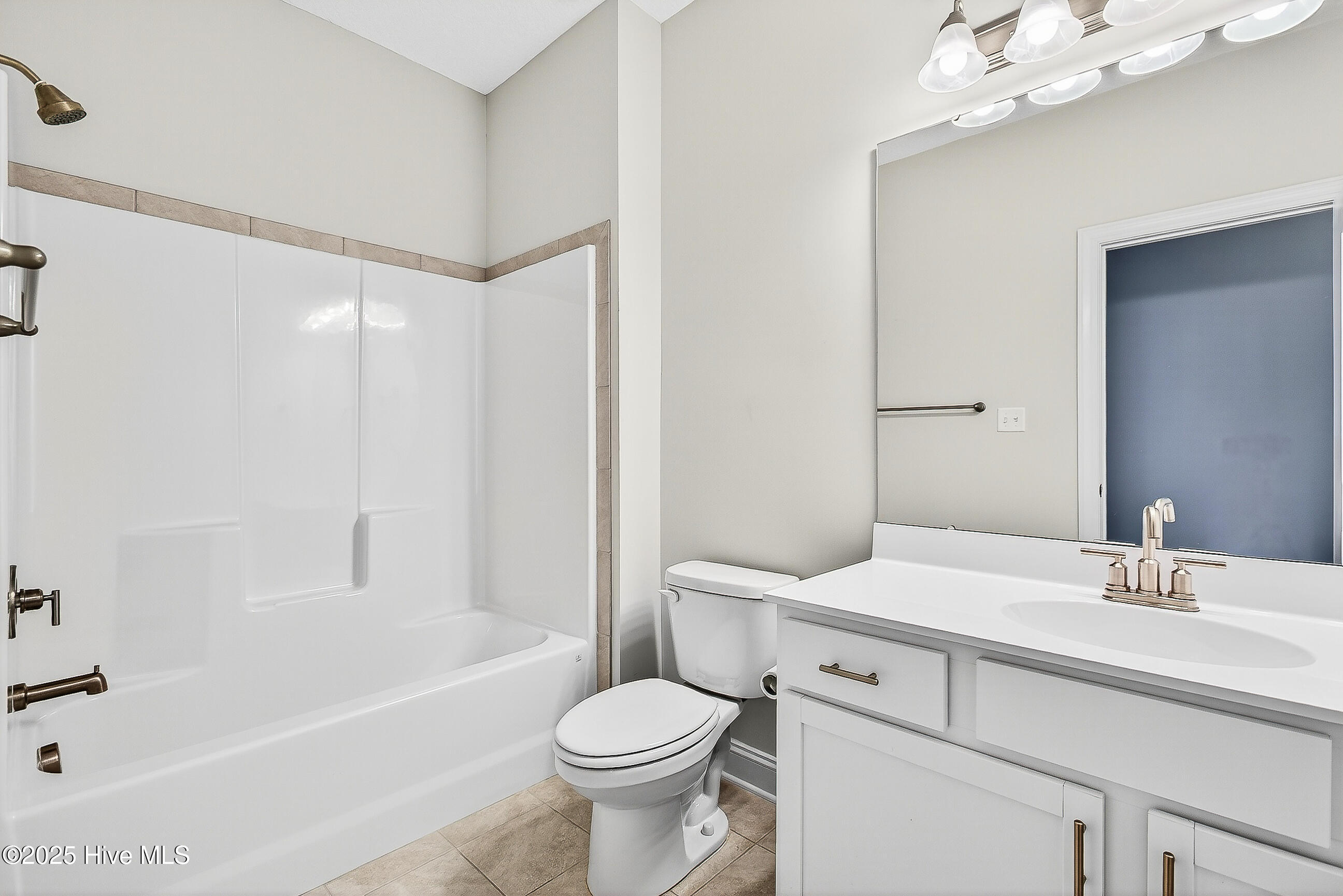 100539461 | Photo 22