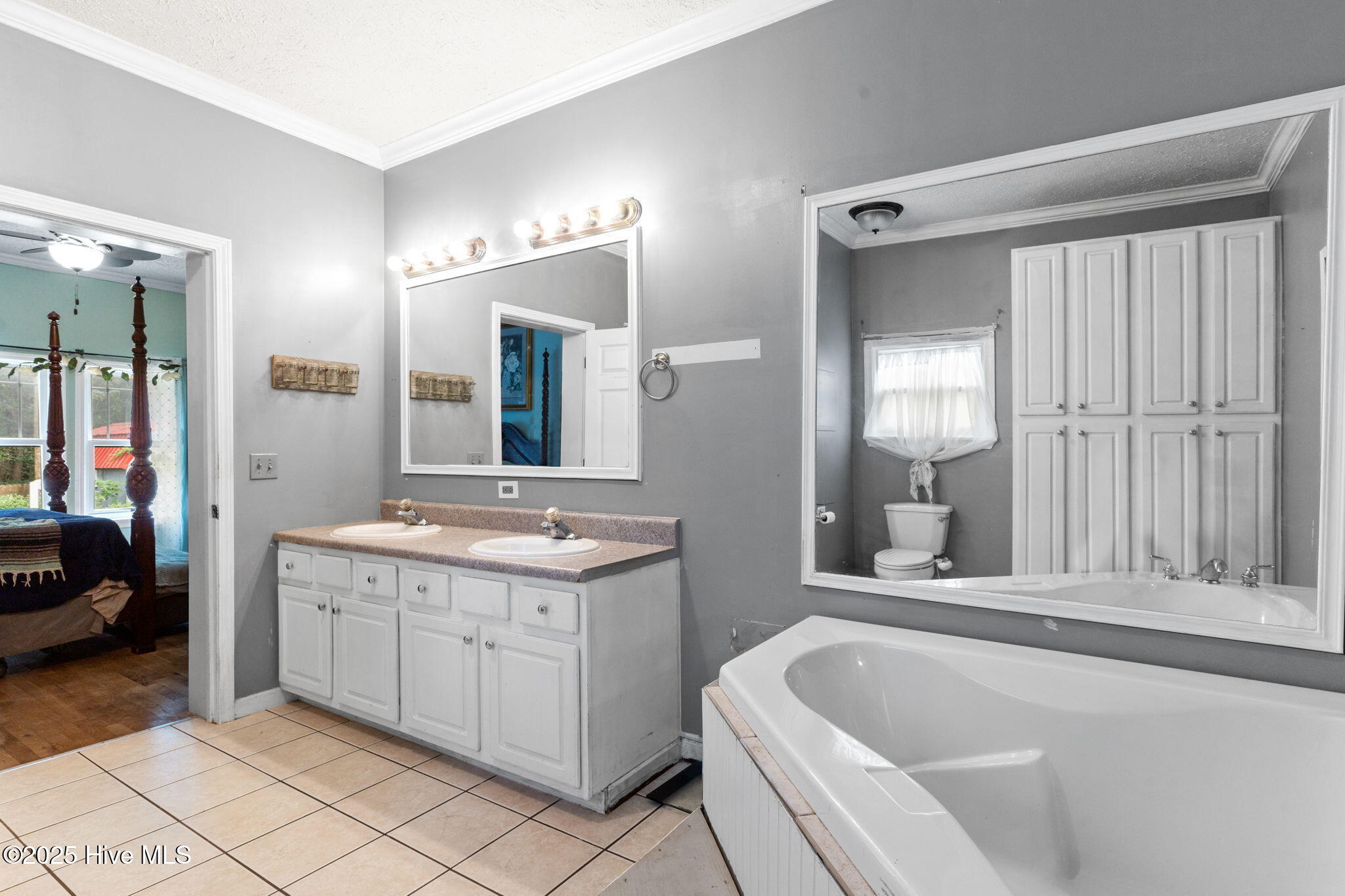 100531169 | Photo 37