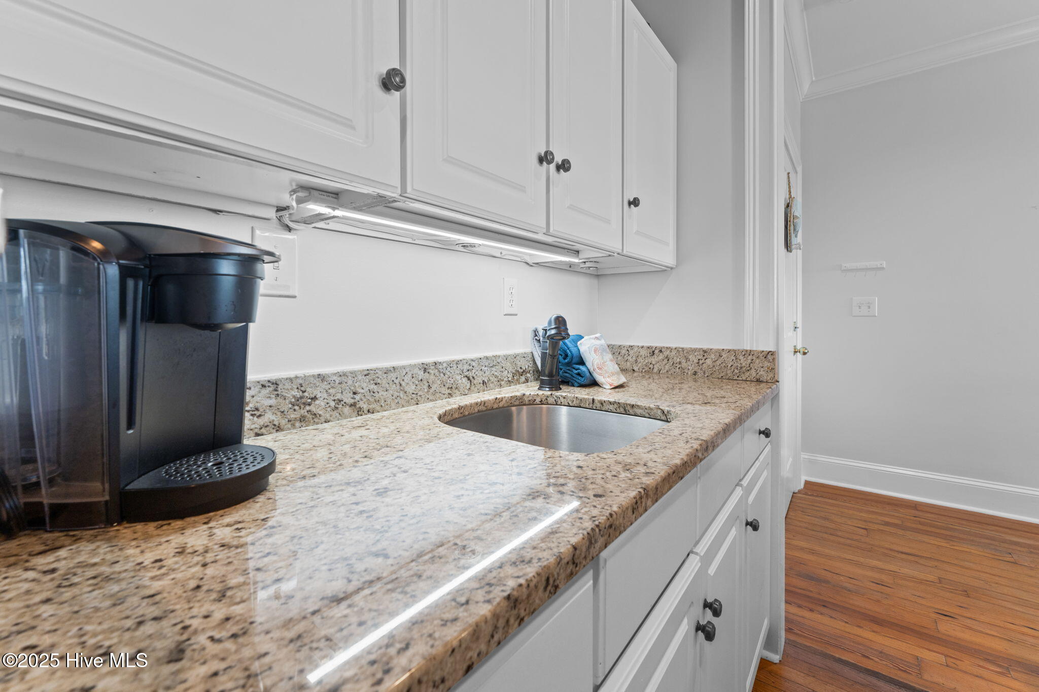 100560086 | Photo 27