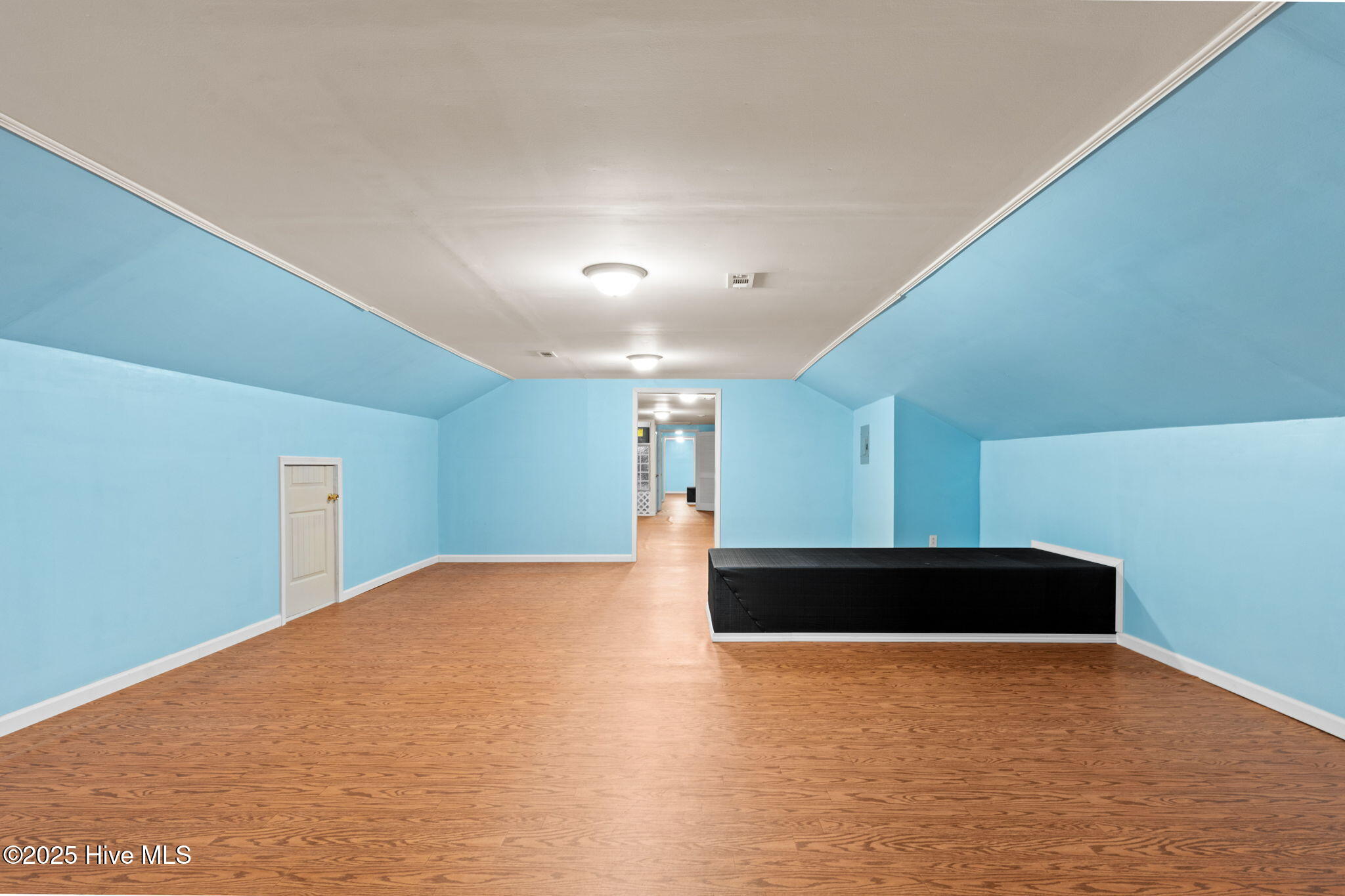 100526462 | Photo 49