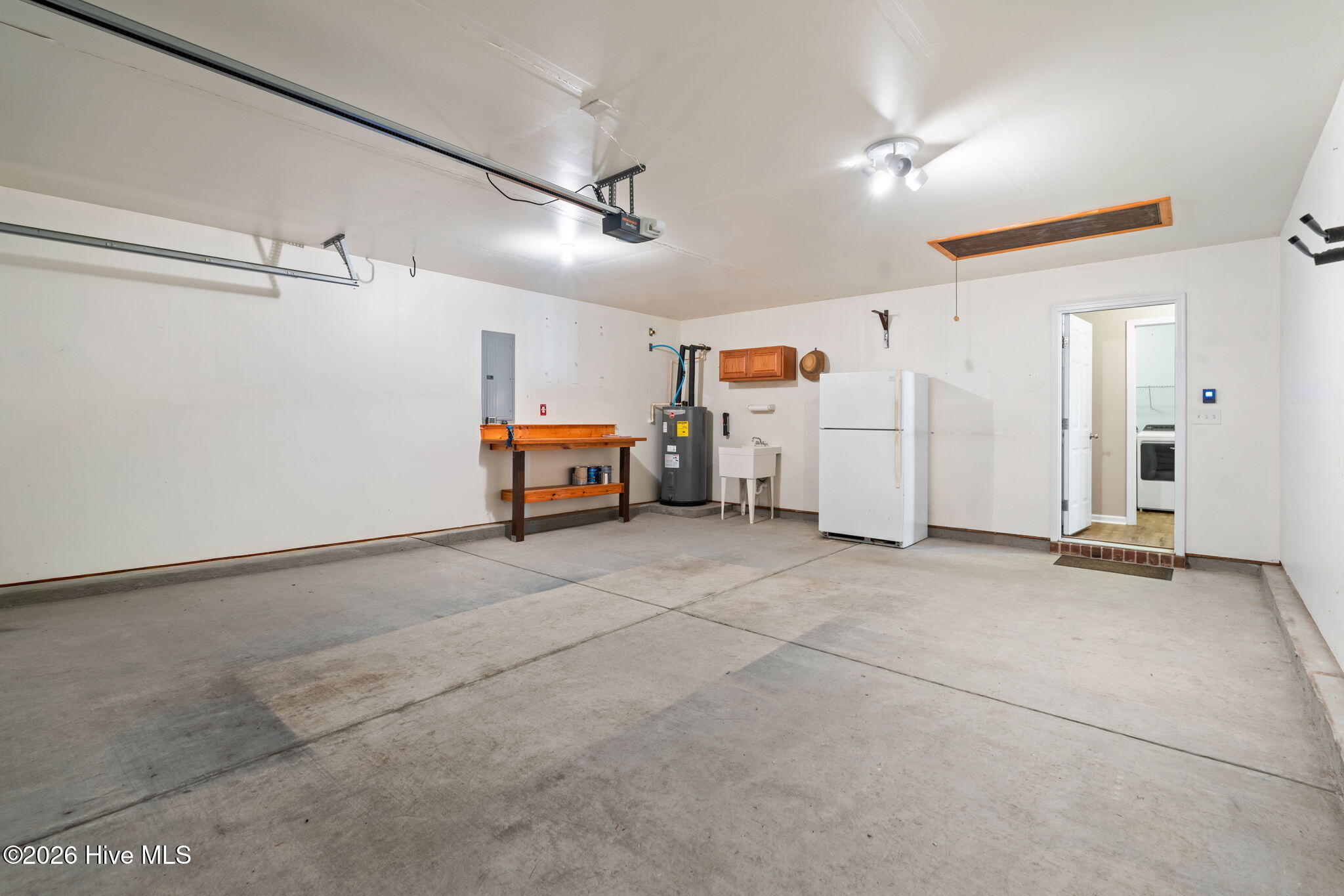 100565577 | Photo 35