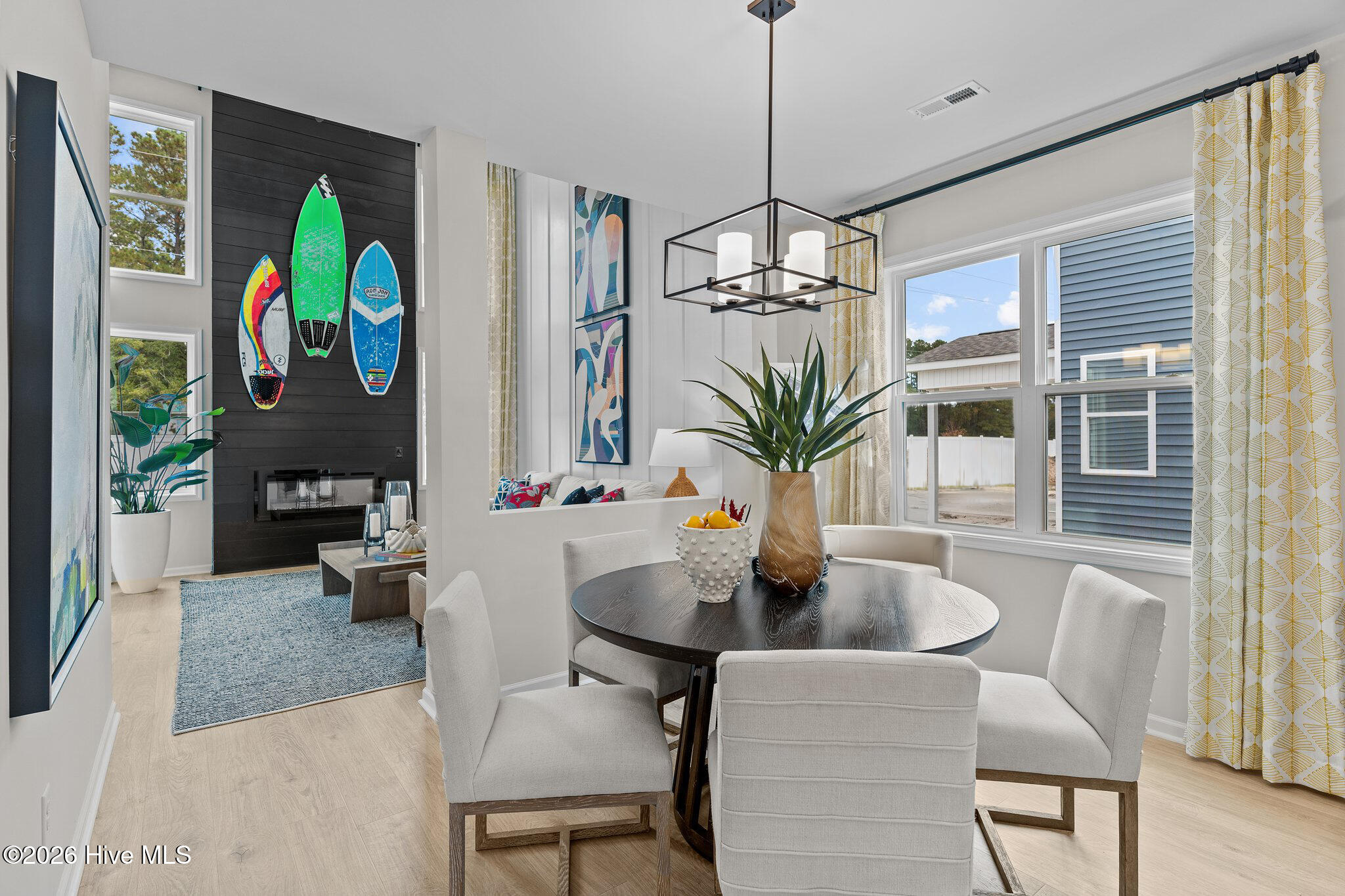 100542959 | Photo 10