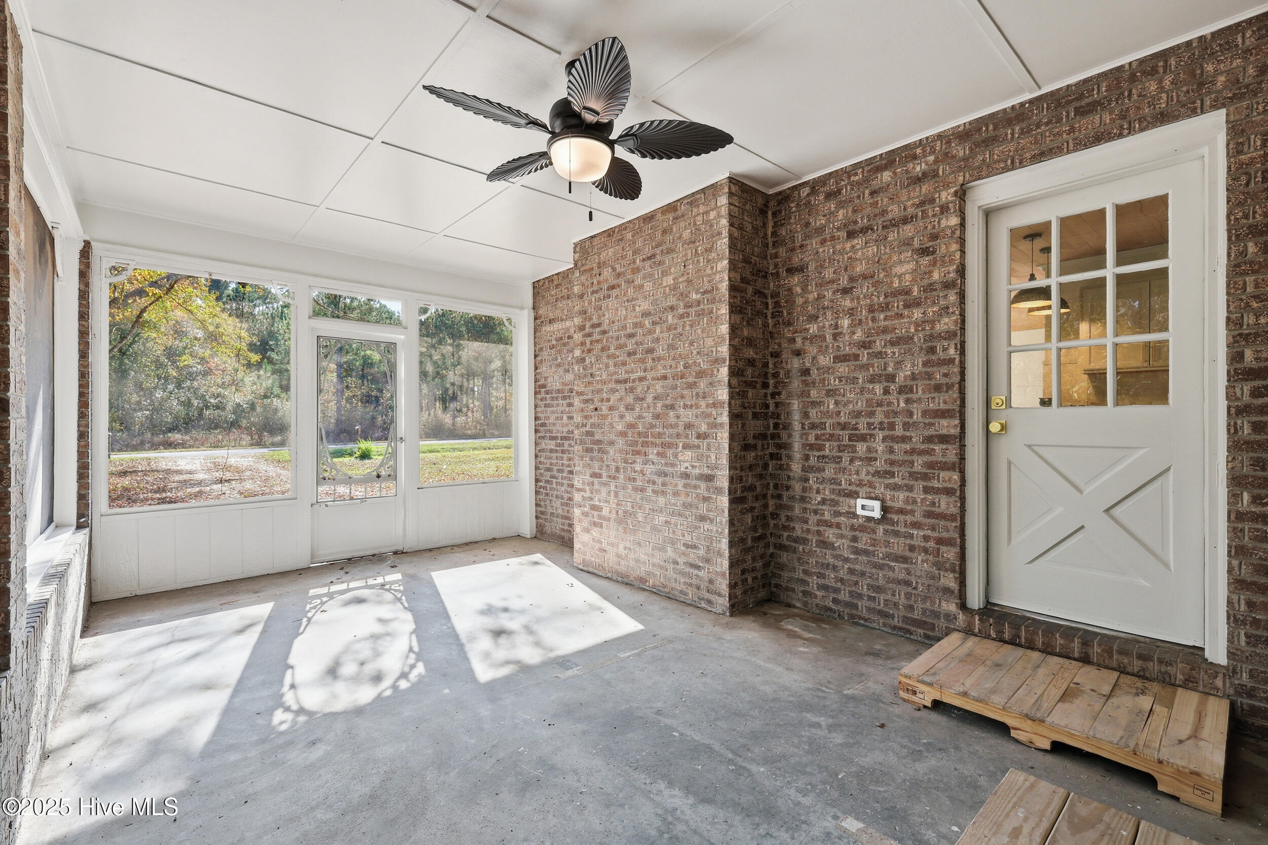 100542966 | Photo 31