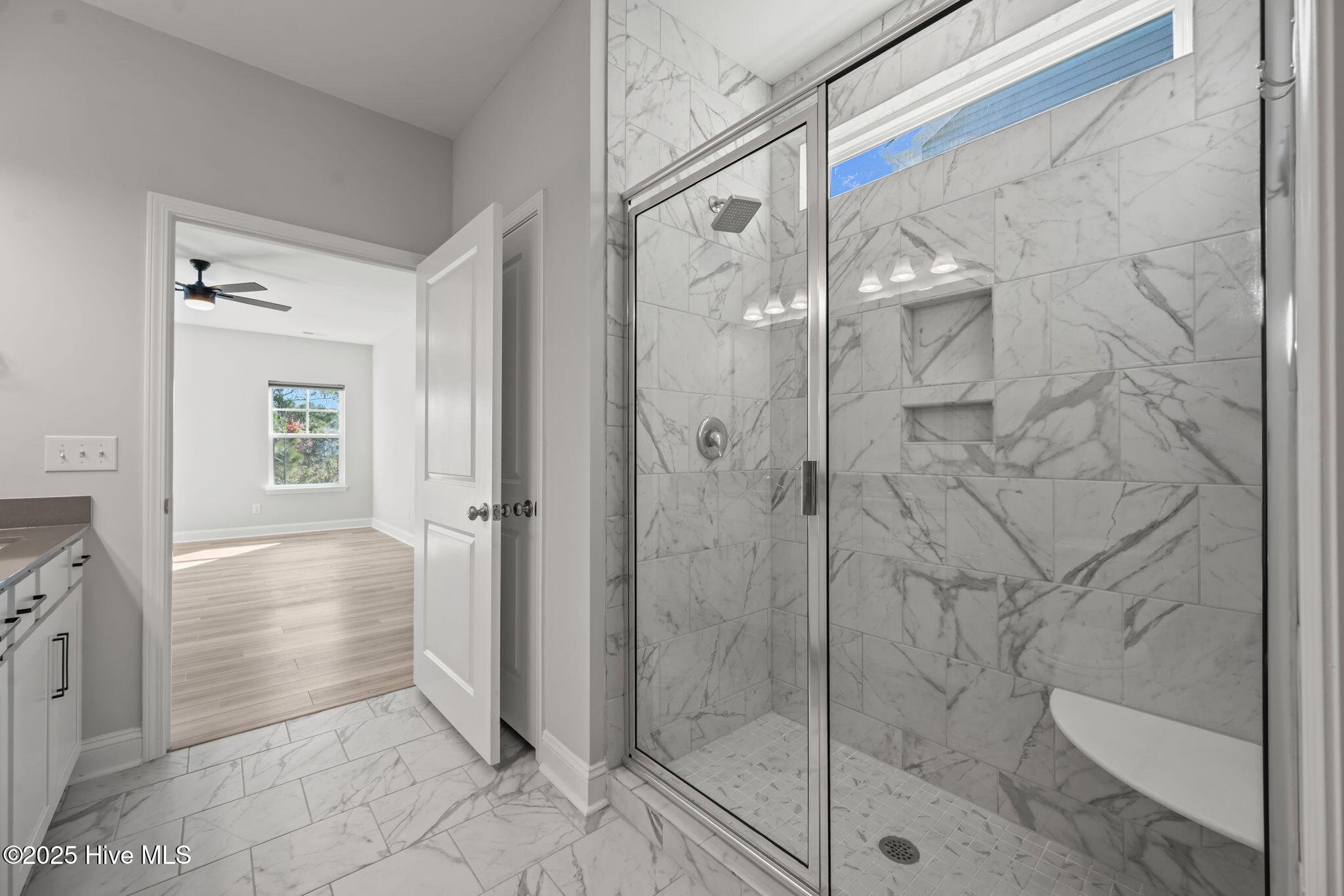 100529774 | Photo 19