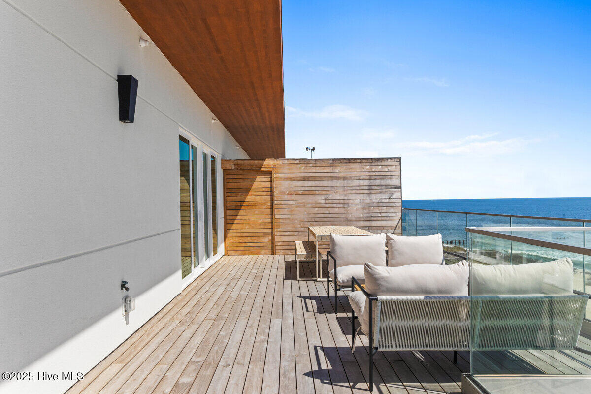 100503117 | Photo 28