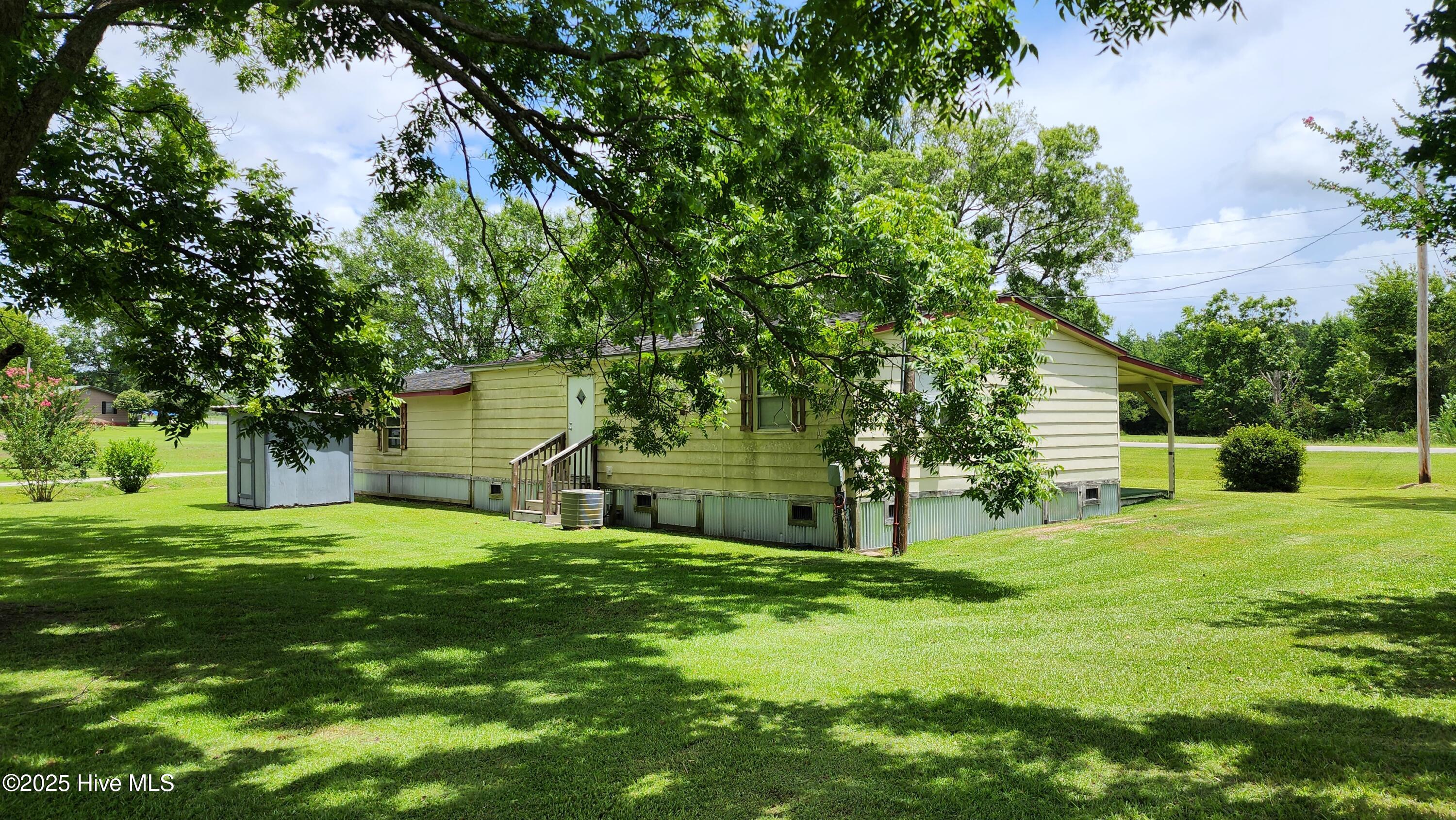 100519643 | Photo 11