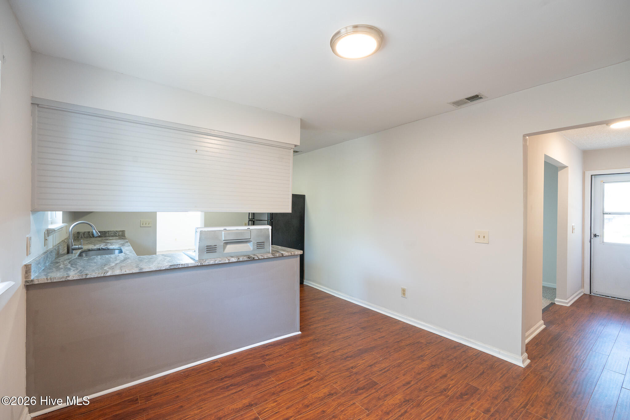 100567624 | Photo 26