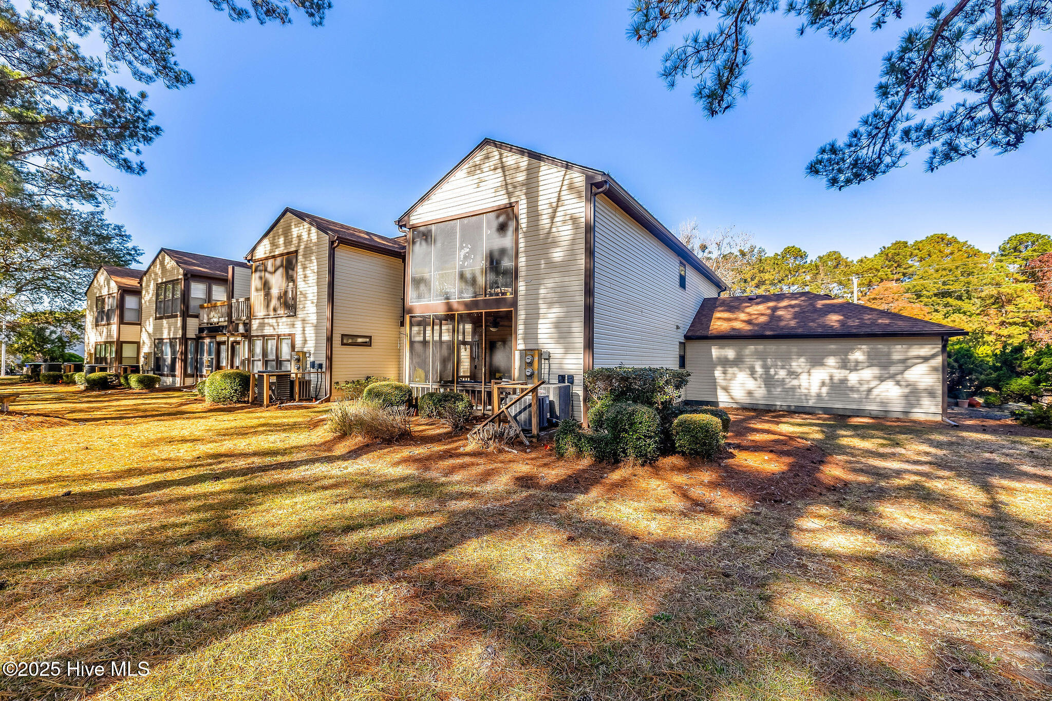 100541732 | Photo 44