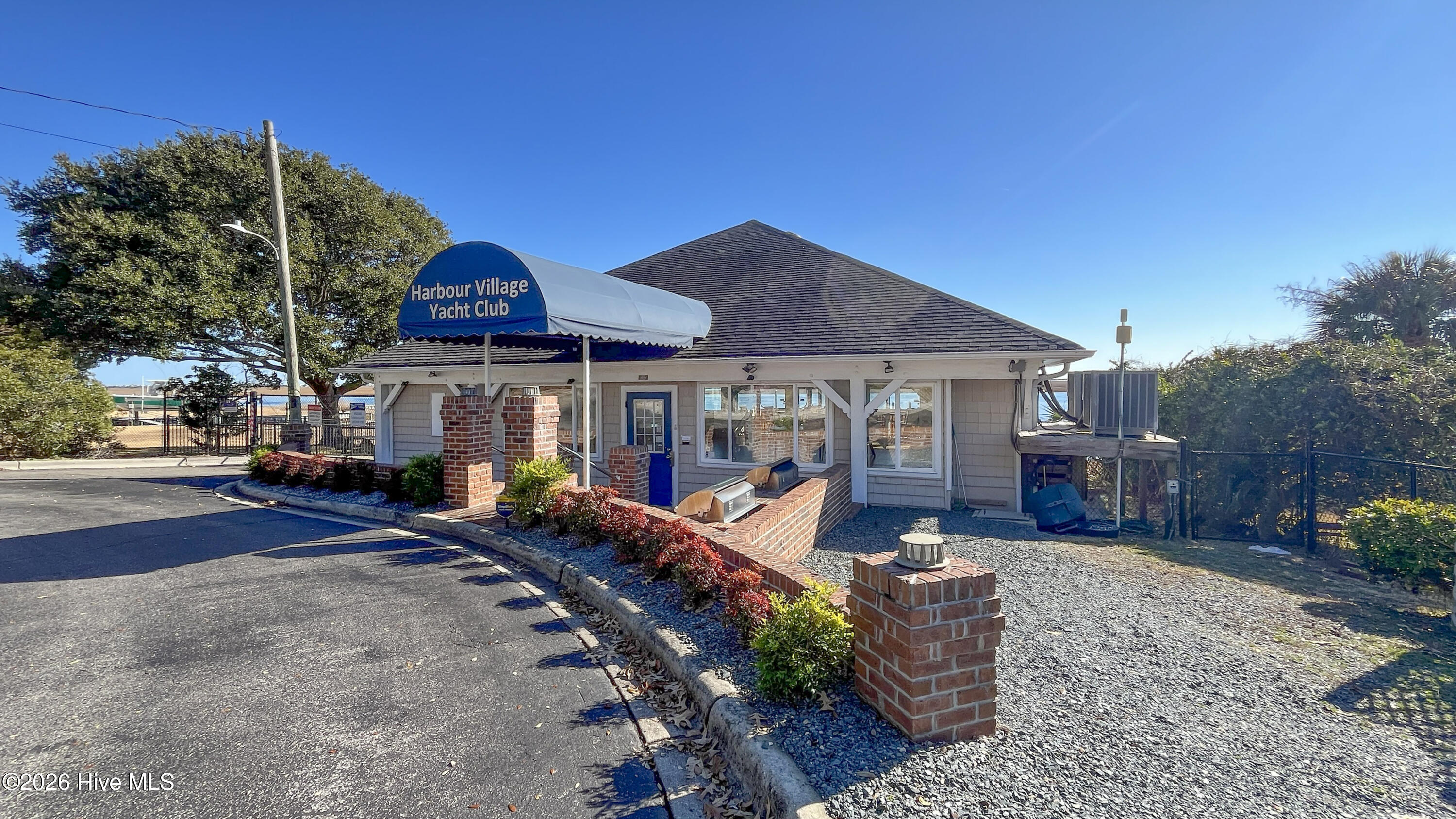 100550440 | Photo 14