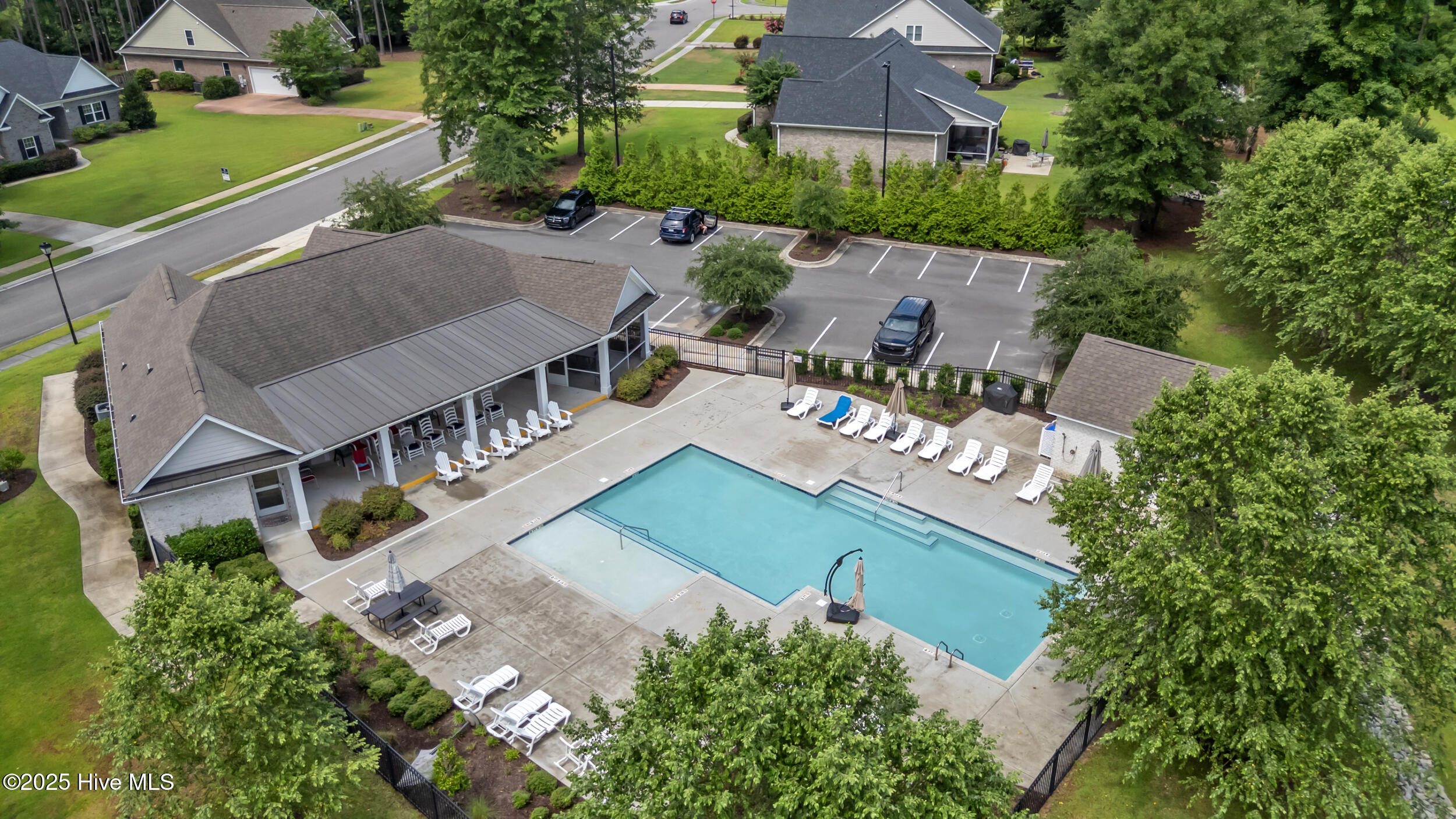 100518241 | Photo 40