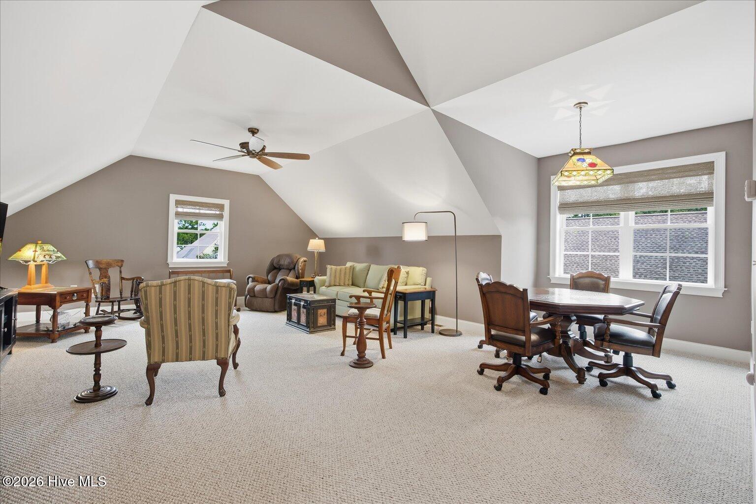 100549757 | Photo 30