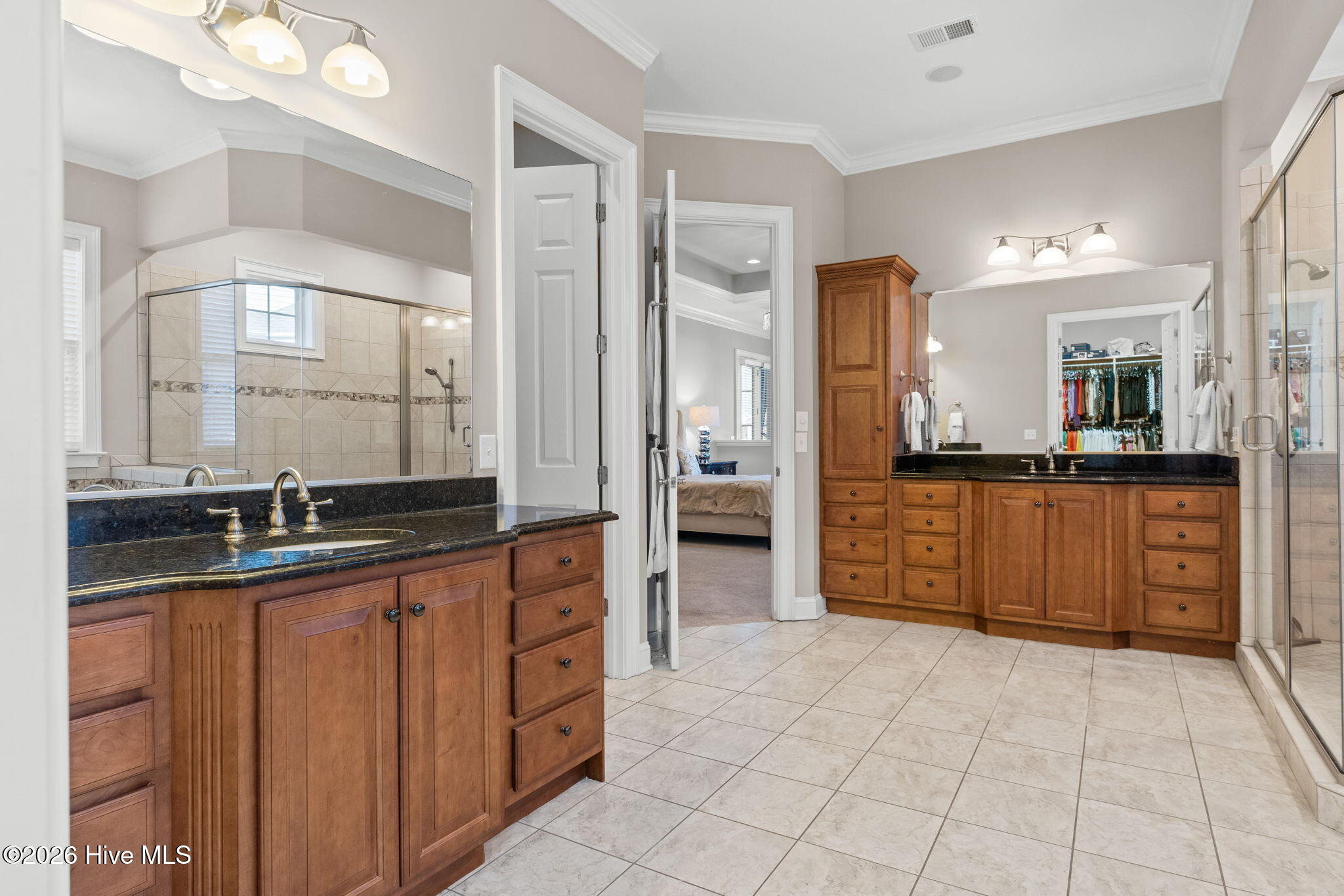 100559683 | Photo 52