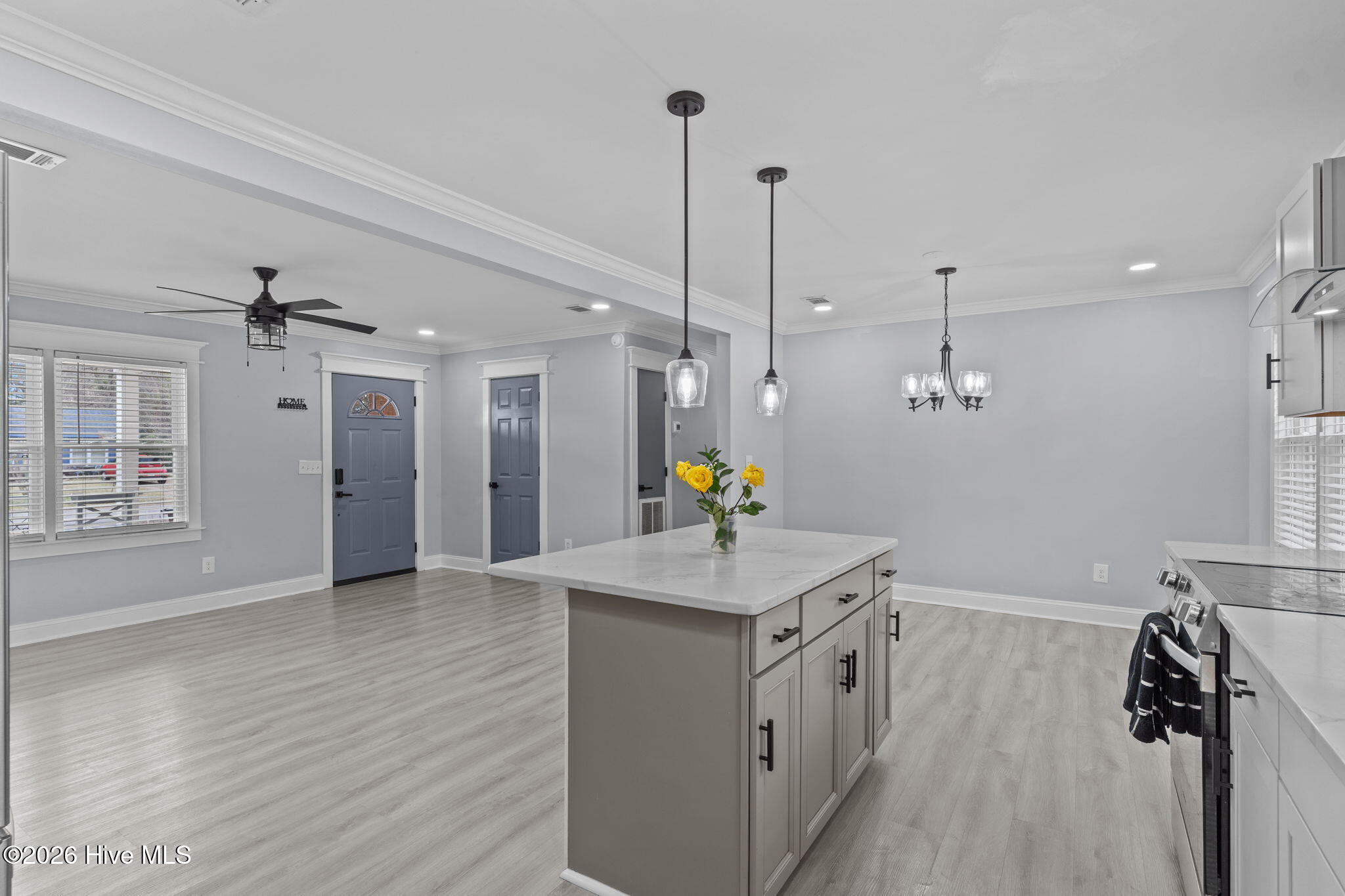 100557122 | Photo 12