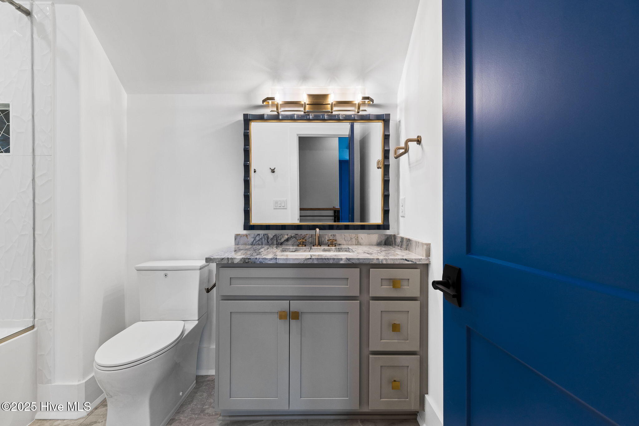 100522632 | Photo 61