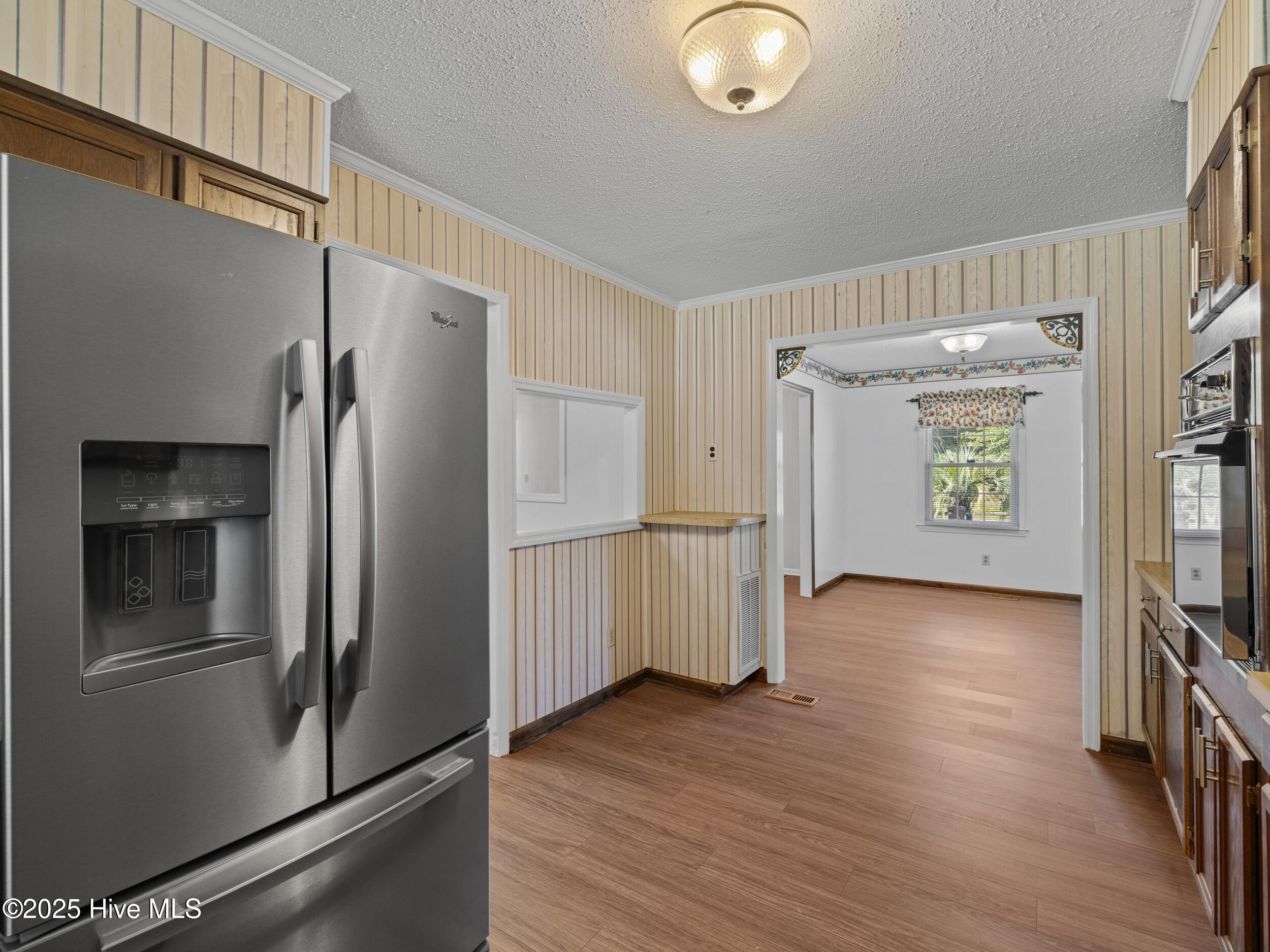 100544325 | Photo 25