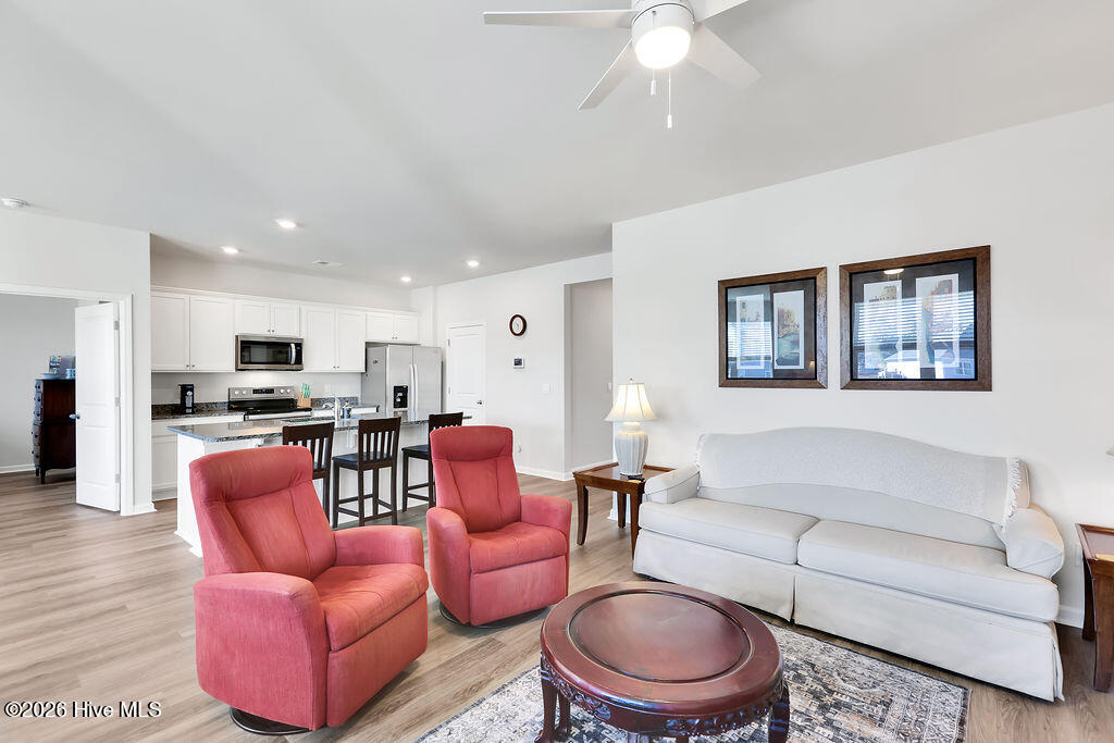 100556486 | Photo 18