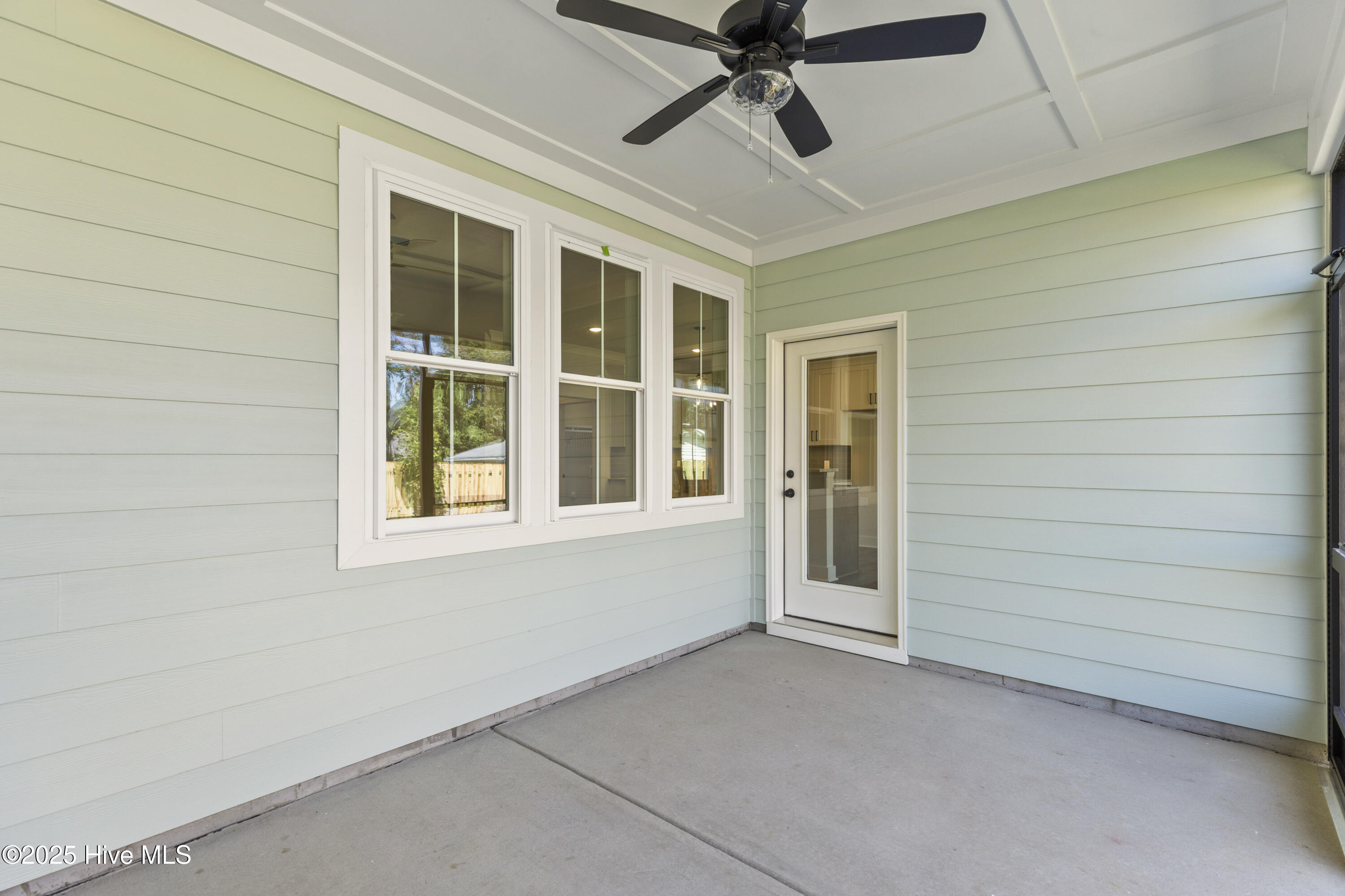 100539759 | Photo 38