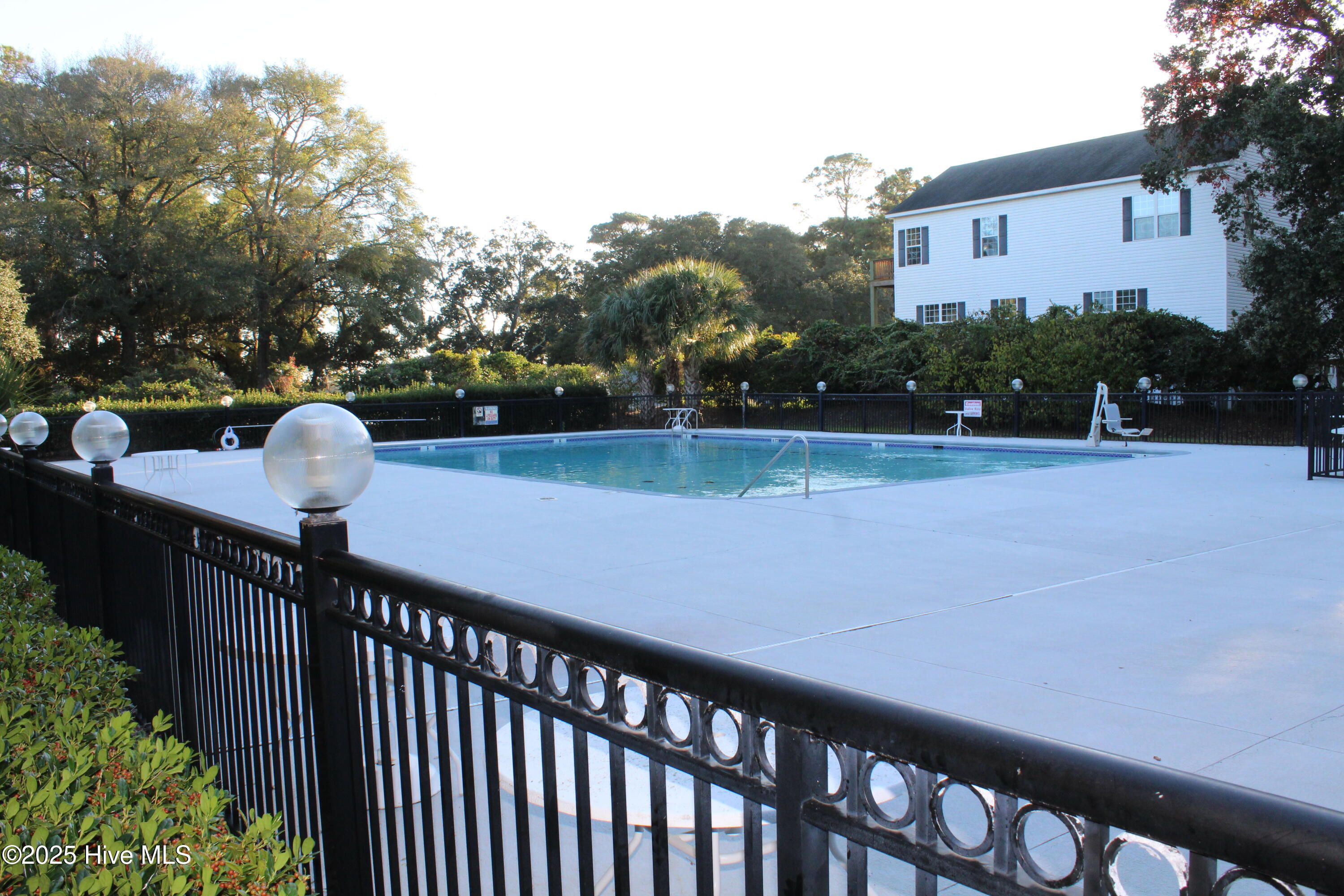 100540386 | Photo 26