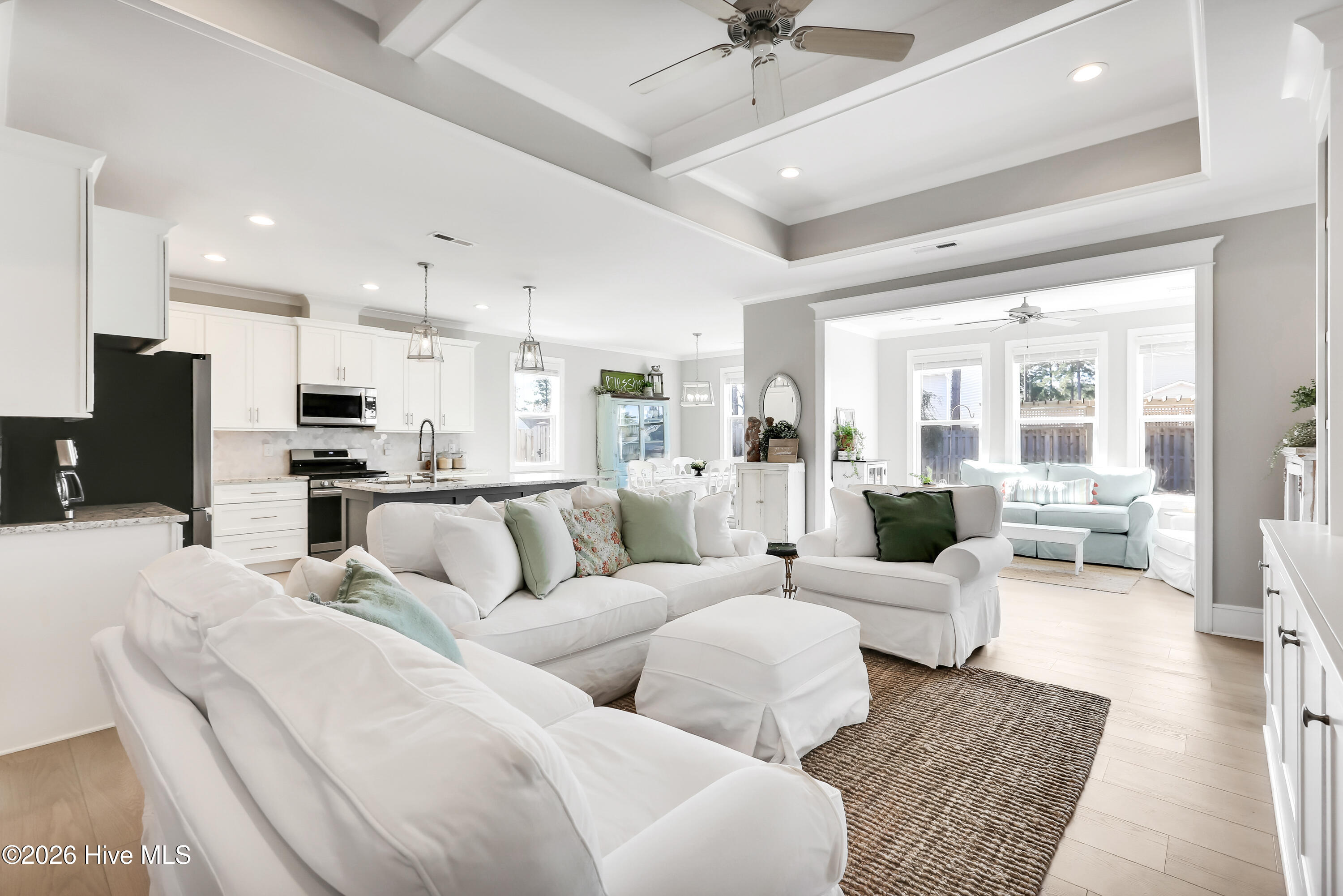 100554115 | Photo 12