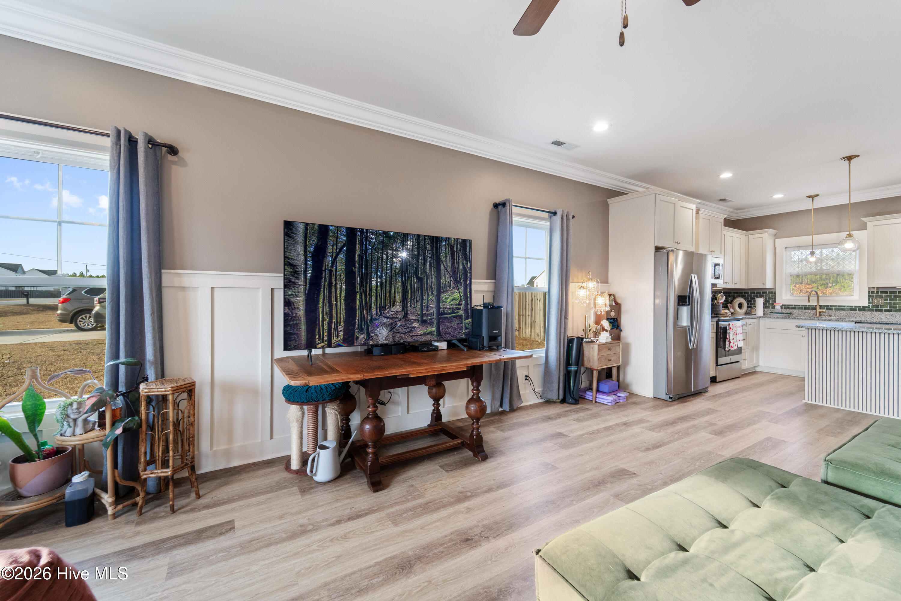 100549687 | Photo 10