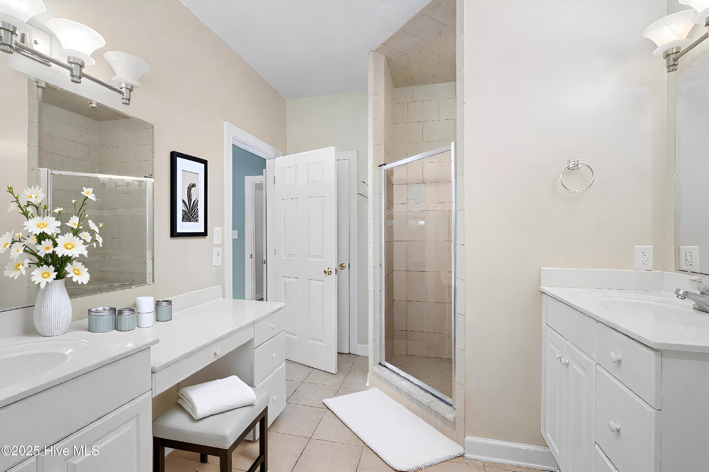 100536264 | Photo 21