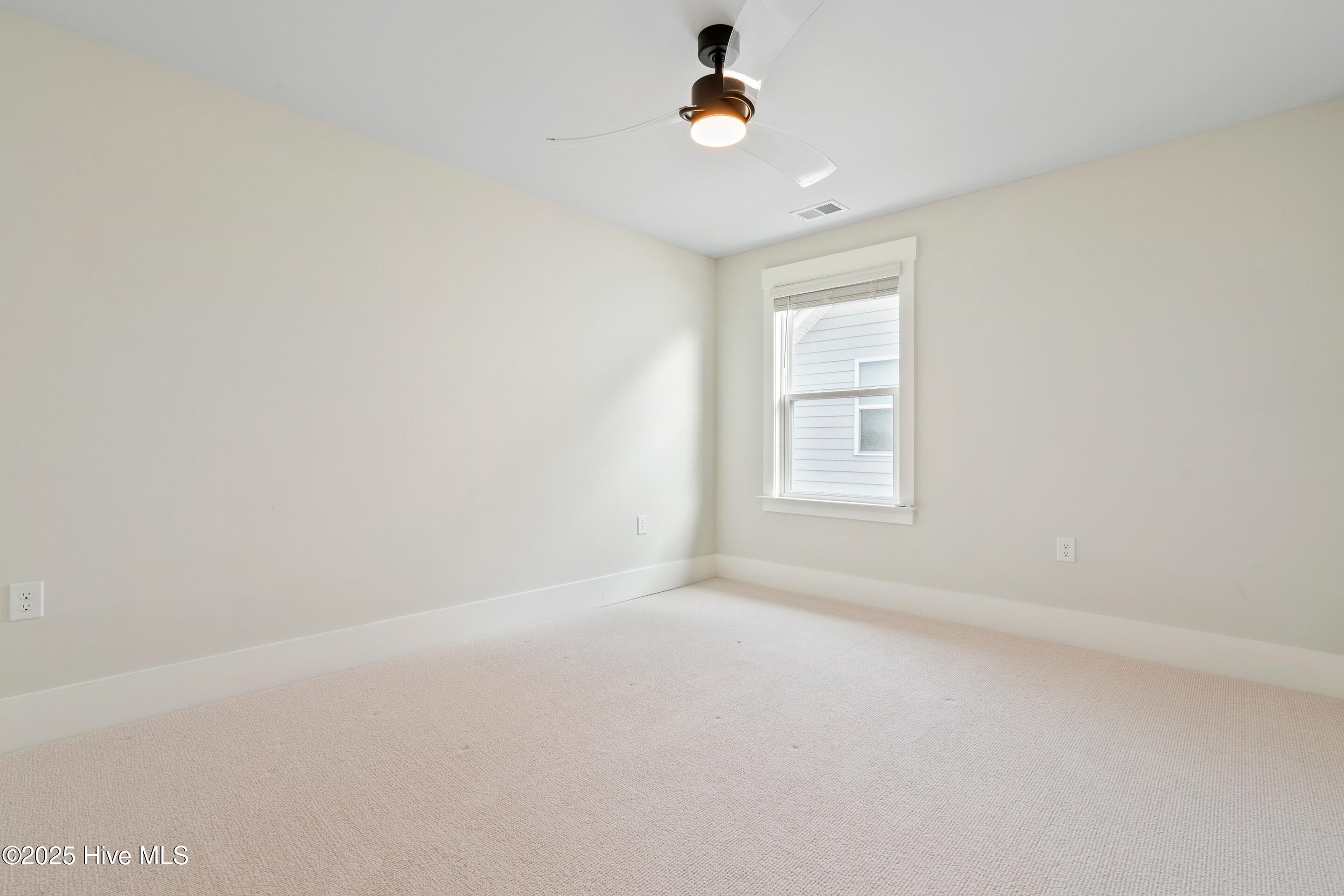 100547045 | Photo 48