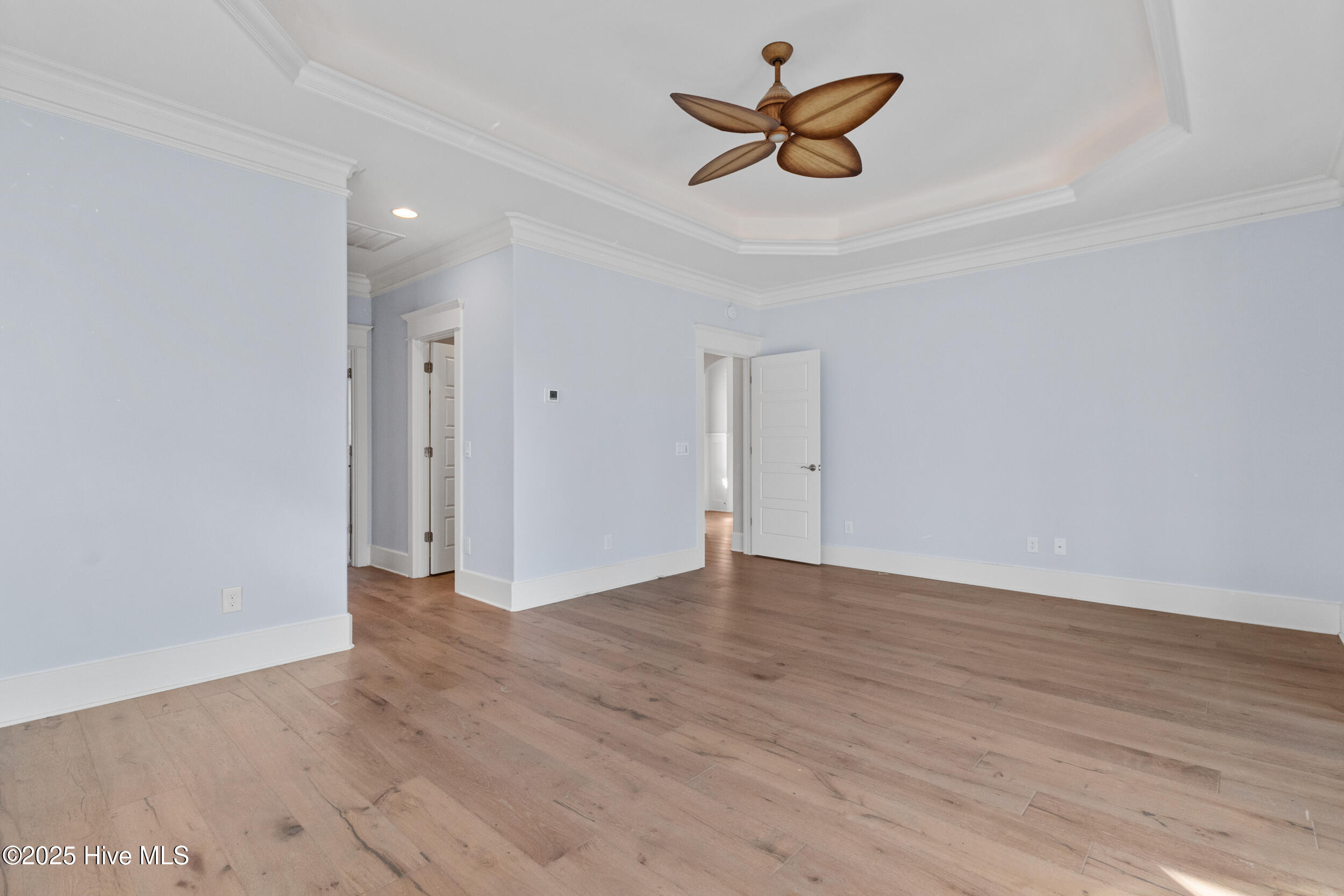 100541270 | Photo 57