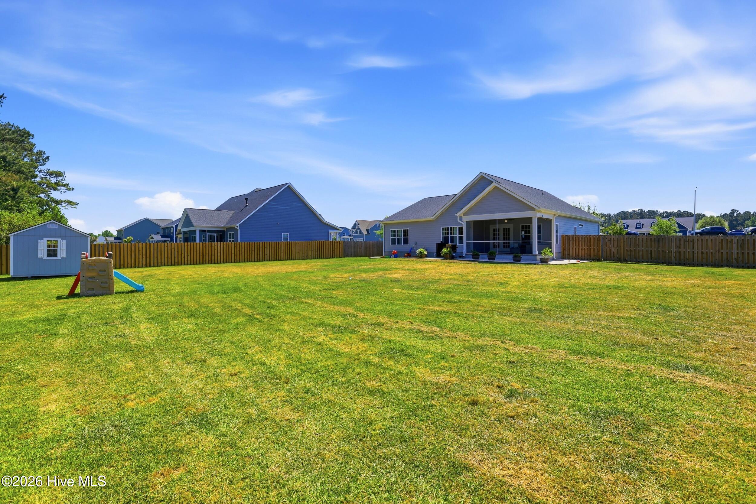 100569214 | Photo 42