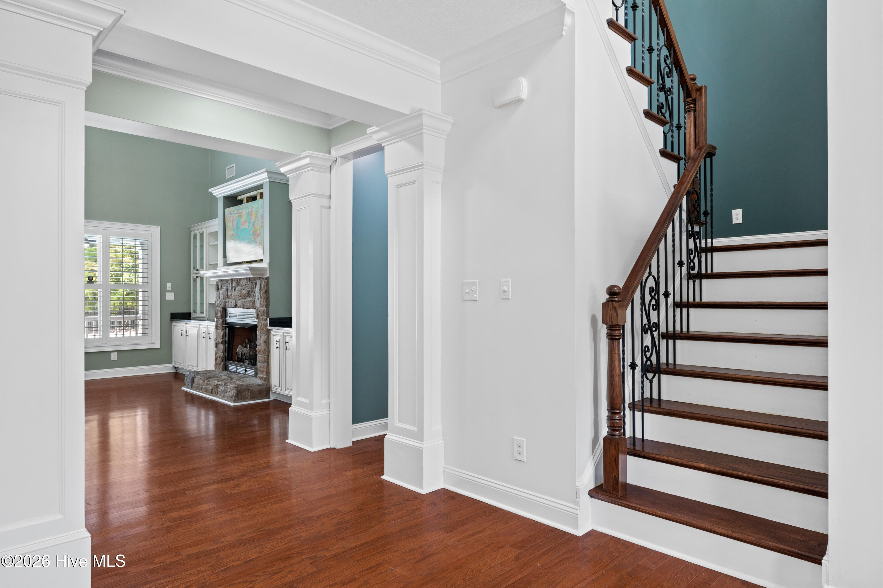 100565289 | Photo 48