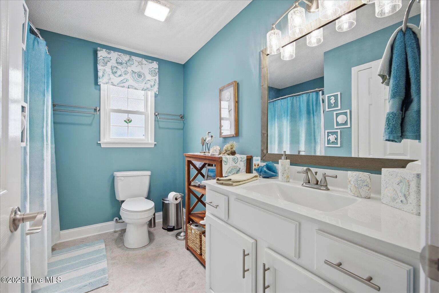 100546689 | Photo 22