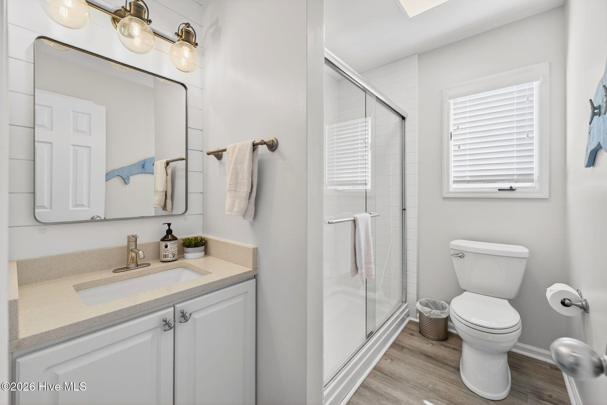 100556711 | Photo 23